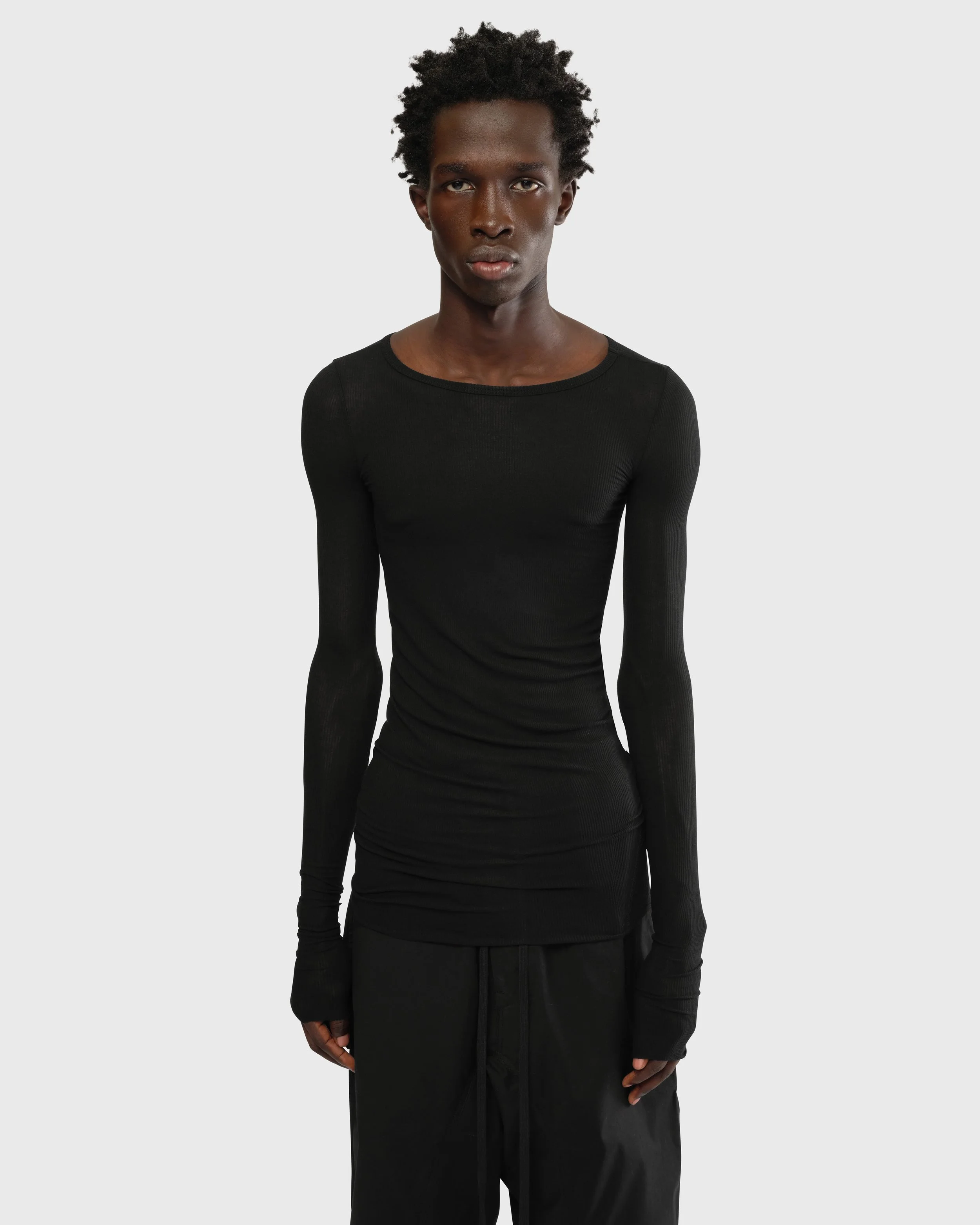 MYF253010KN0_BANSHEE LS TOP_BLACK_1.jpg