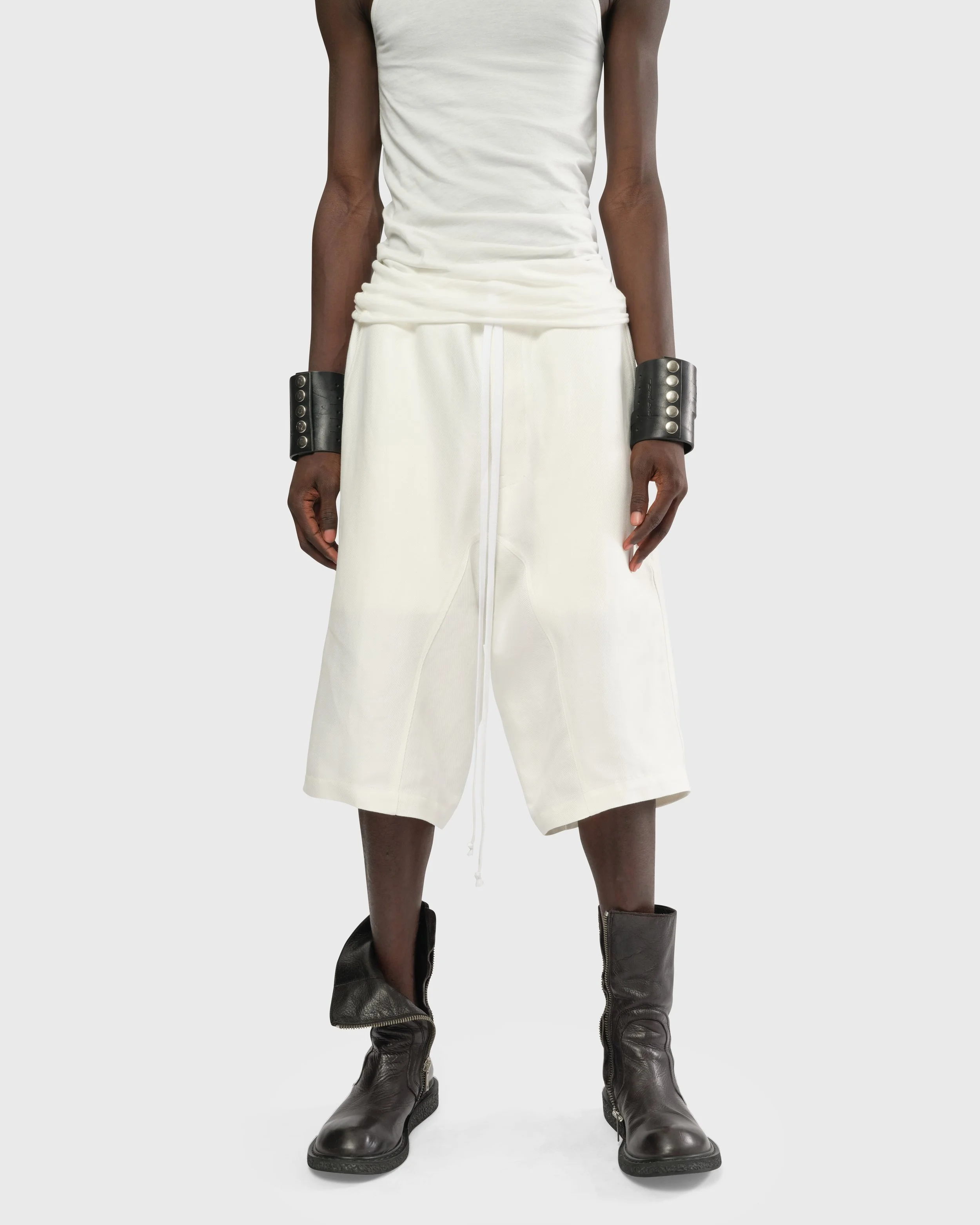 MYF254011WV11_JUMPER SHORTS_WHITE_2.jpg