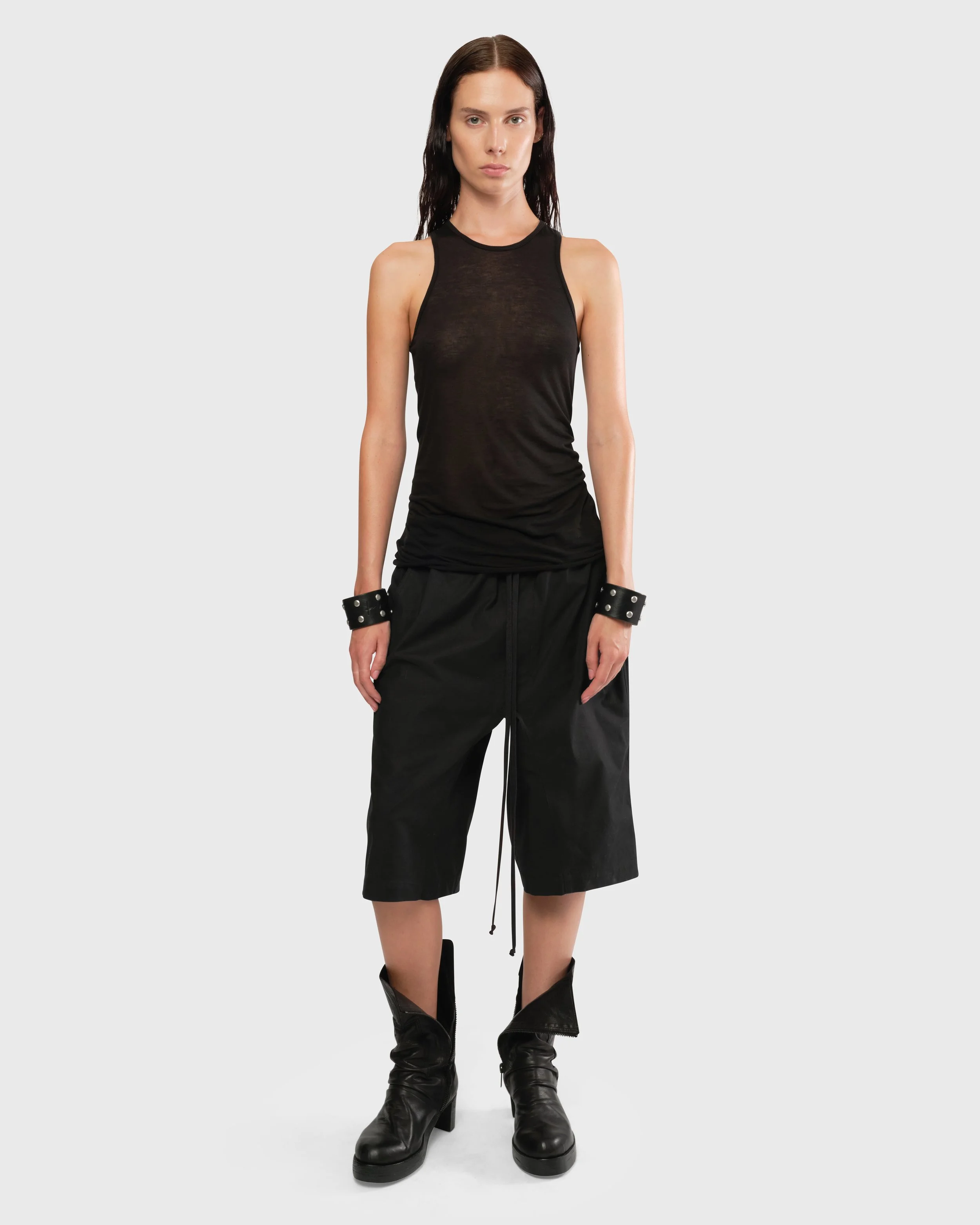 MYF254010WV0_JUMPER SHORTS- BLACK_4.jpg
