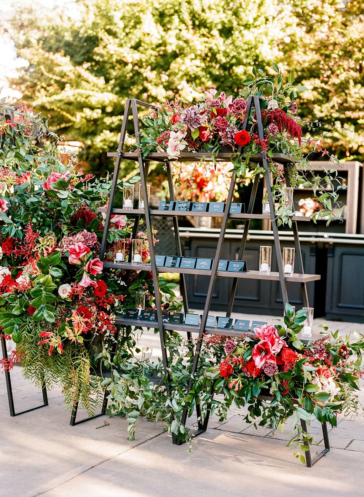 47-elegant-escort-card-display.jpg