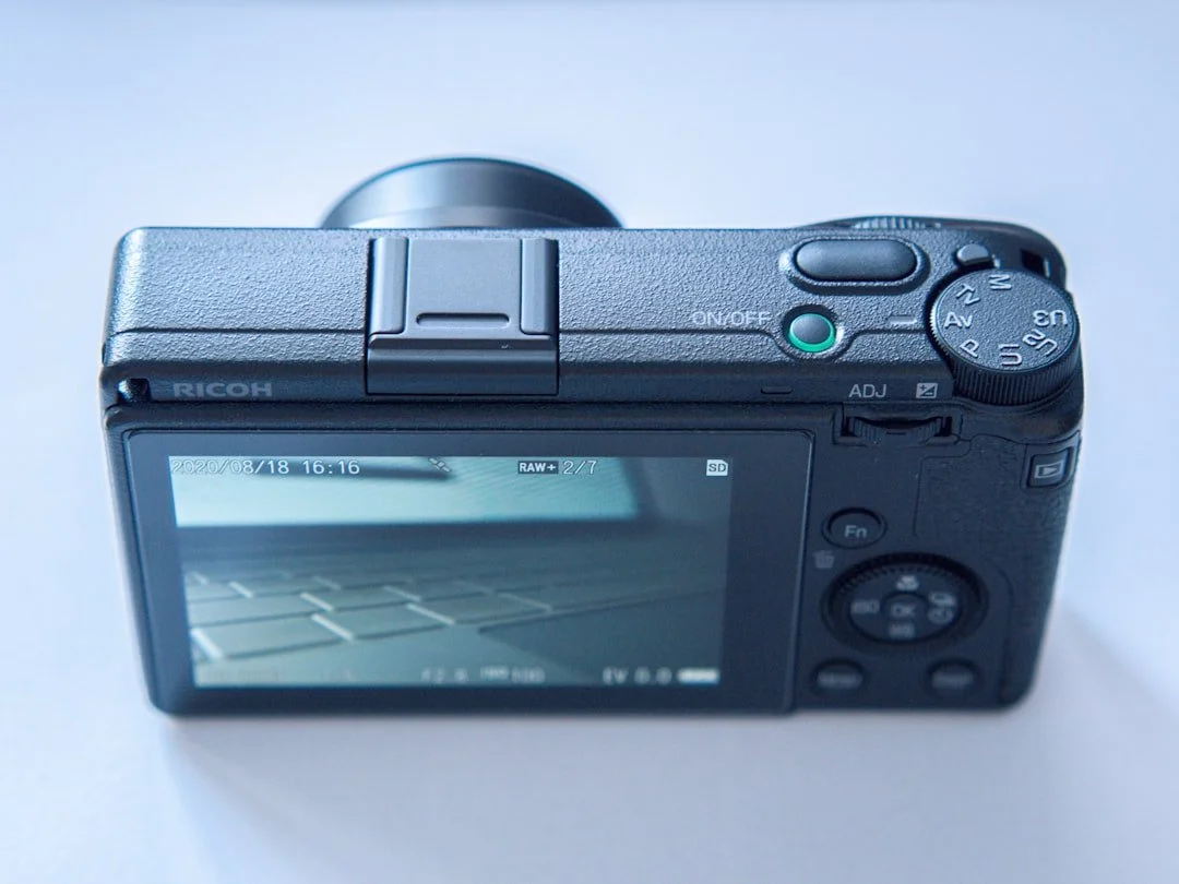 Digital Camera Pop-Up 📸✨