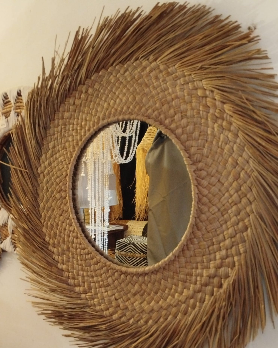Grand miroir rond en rotin tressé – 80 cm
