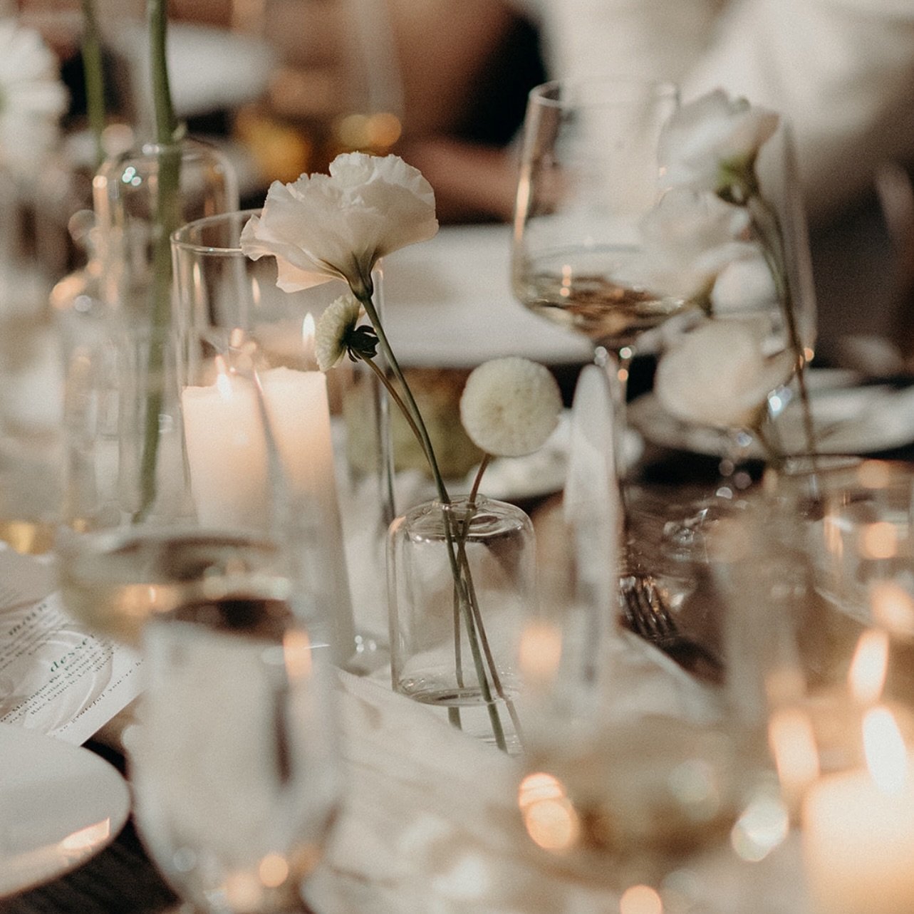 Feeling moody? Me too!! But in the best way. 

How to achieve this? 

Layers upon layers in candles, bud vases and linen runners. 
And have Jess @daringwanderer capture the magic ✨

Venue- @steamwhistlebrewing 
Planner- @stori.events 
Photographer- @