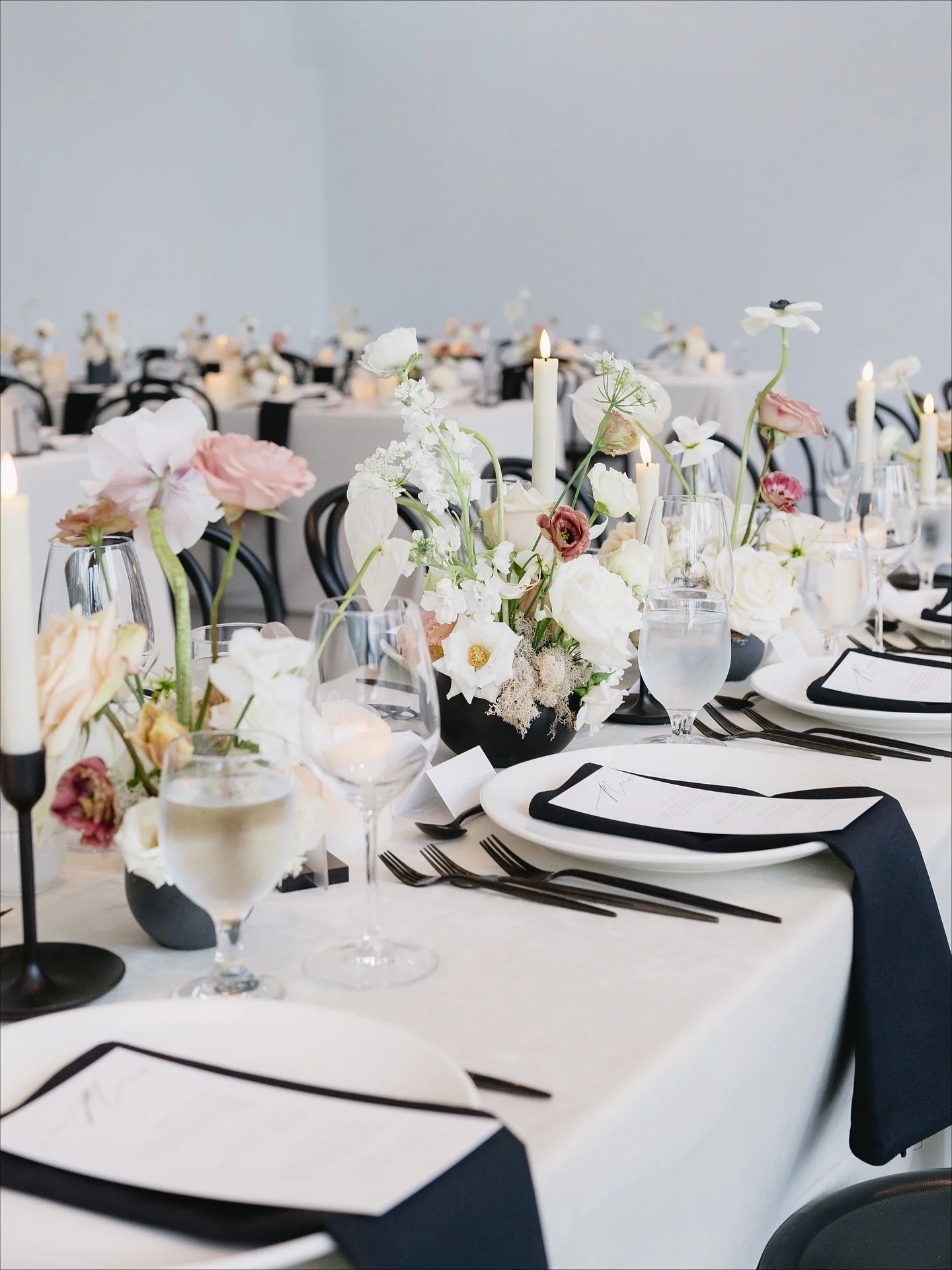 Florals that flowed like art at the @at_theagh

Tables overflowing with blooms as far as the eye can see created a floral dreamscape for Julia + Austin. 

We played with florals in varying heights along the long tables to create depth, movement, and 