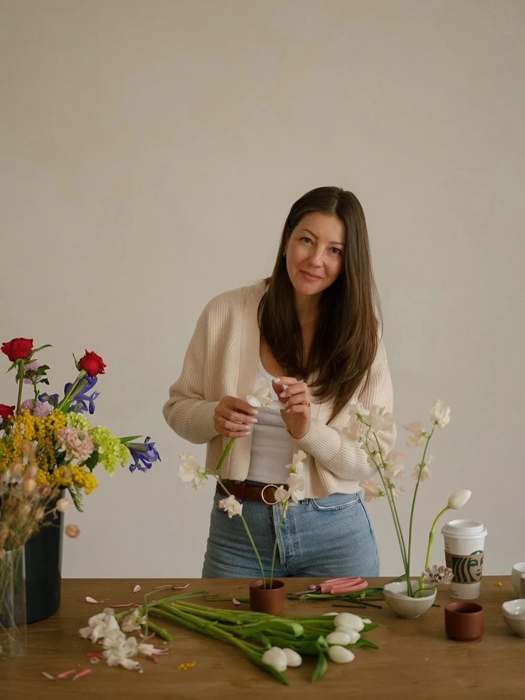 Seeing a lot of new faces here lately, so I thought I&rsquo;d say hello again. 

Hi, I&rsquo;m Andreea 🙋🏻&zwj;♀️

A few months ago Kevin @morninglightphoto and I reconnected over a wedding we&rsquo;re both booked for in 2026 and immediately got exc