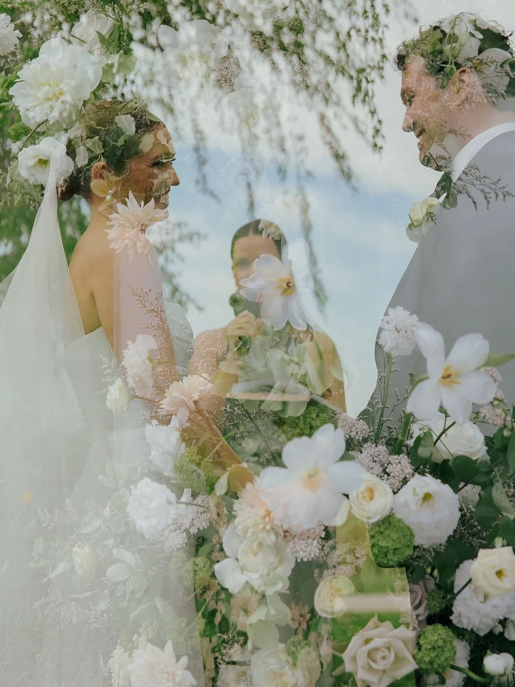 To balance the rustic aesthetic of their wedding venue, Emily and Kyle chose a modern colour palette of whites and greens. 

They wanted locally grown, seasonal florals to reflect their spring wedding, arranged loosely to soften the sleekness of the 
