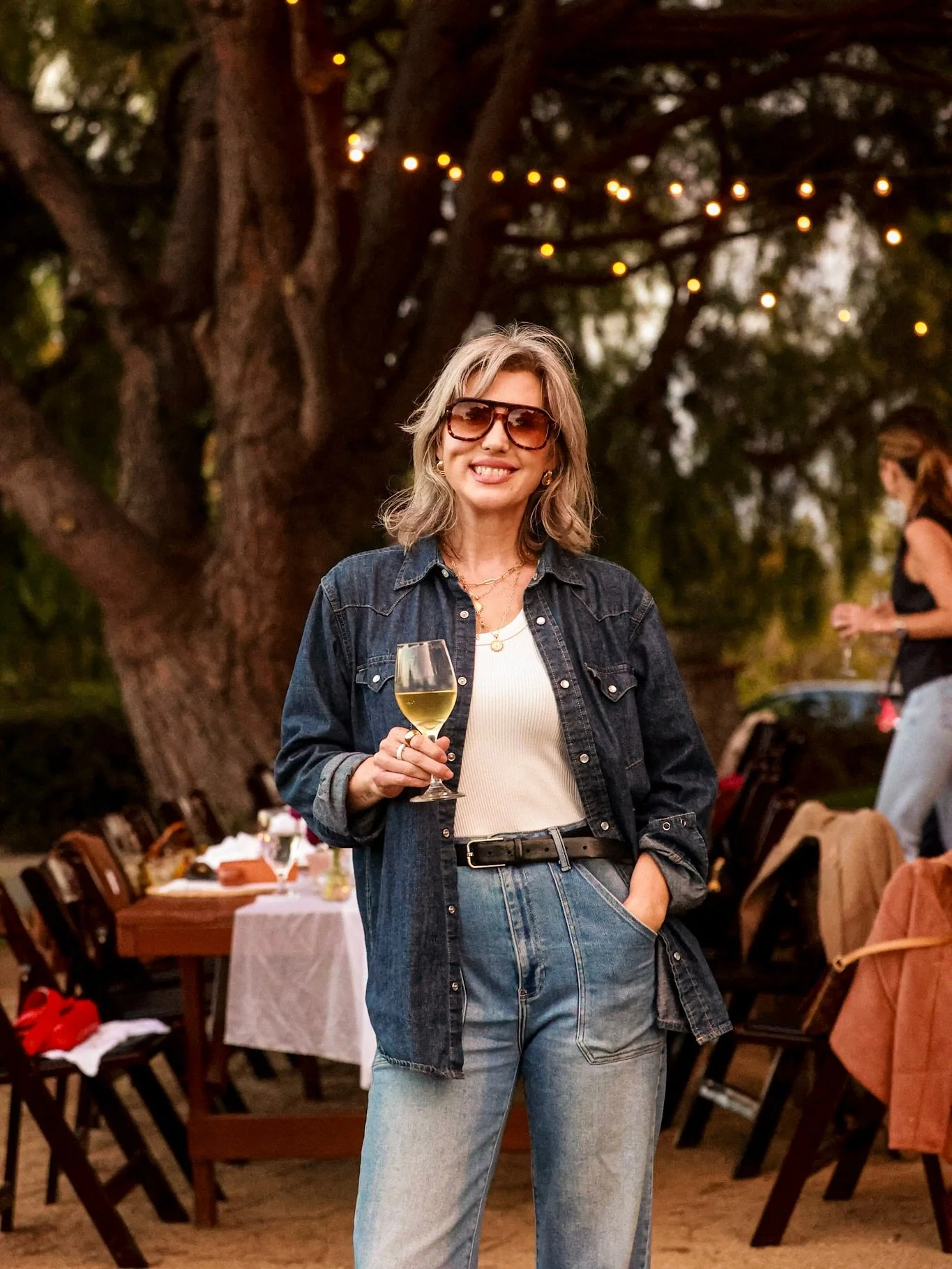 Just got the photos back from @the.blank.table and it&rsquo;s putting a smile on my face. This time, I didn&rsquo;t want to sit. I wanted to serve, talk to guests as the host and work the room (in this case, the beautiful backyard at @olivewoodgarden