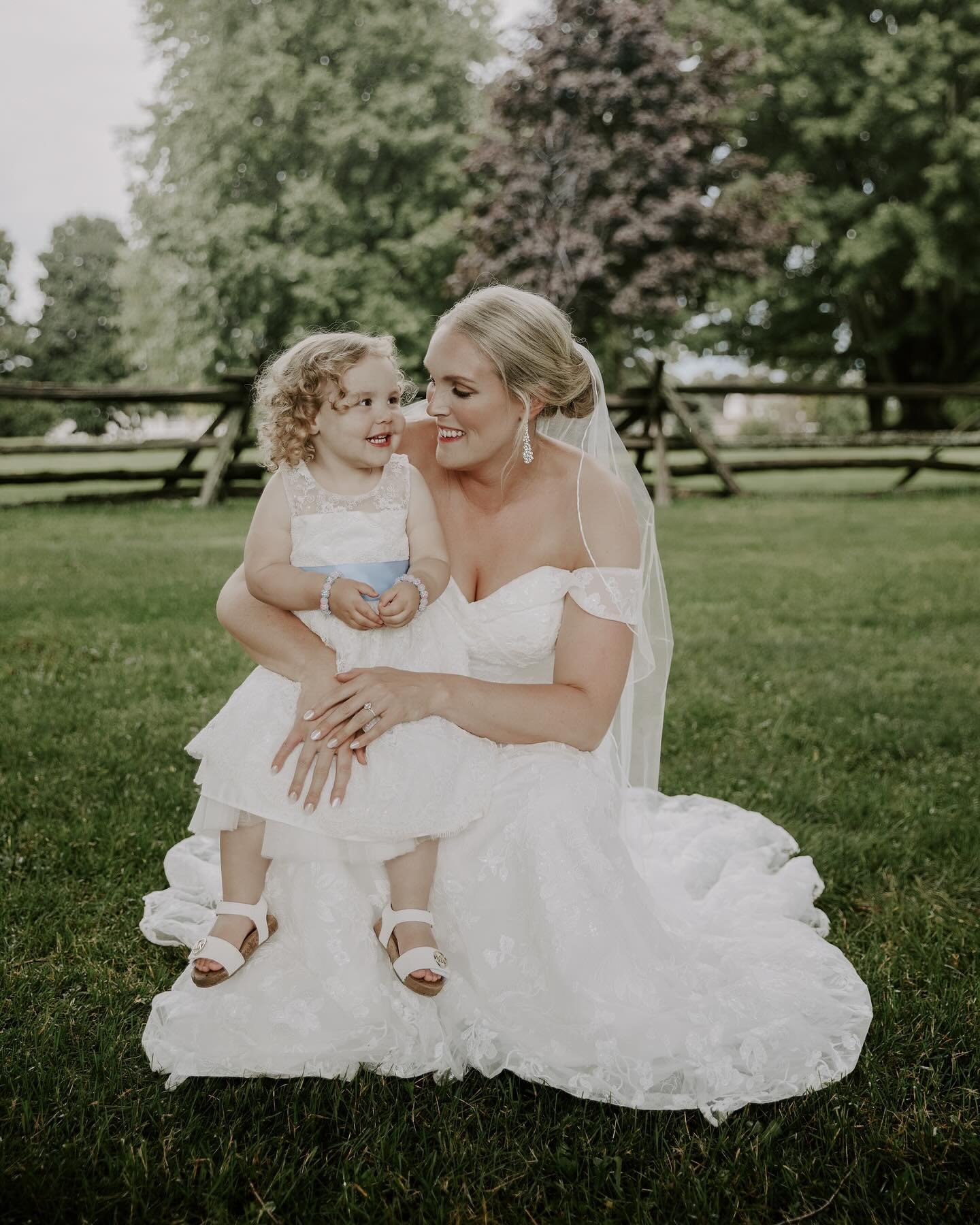 To all the Moms - Happy Mother&rsquo;s Day! 💗

I have the beautiful privilege of documenting Moms in all stages of life; from when they are expecting to freshly postpartum, first time Moms to seasoned Moms, Mother of the brides or the bride who is a