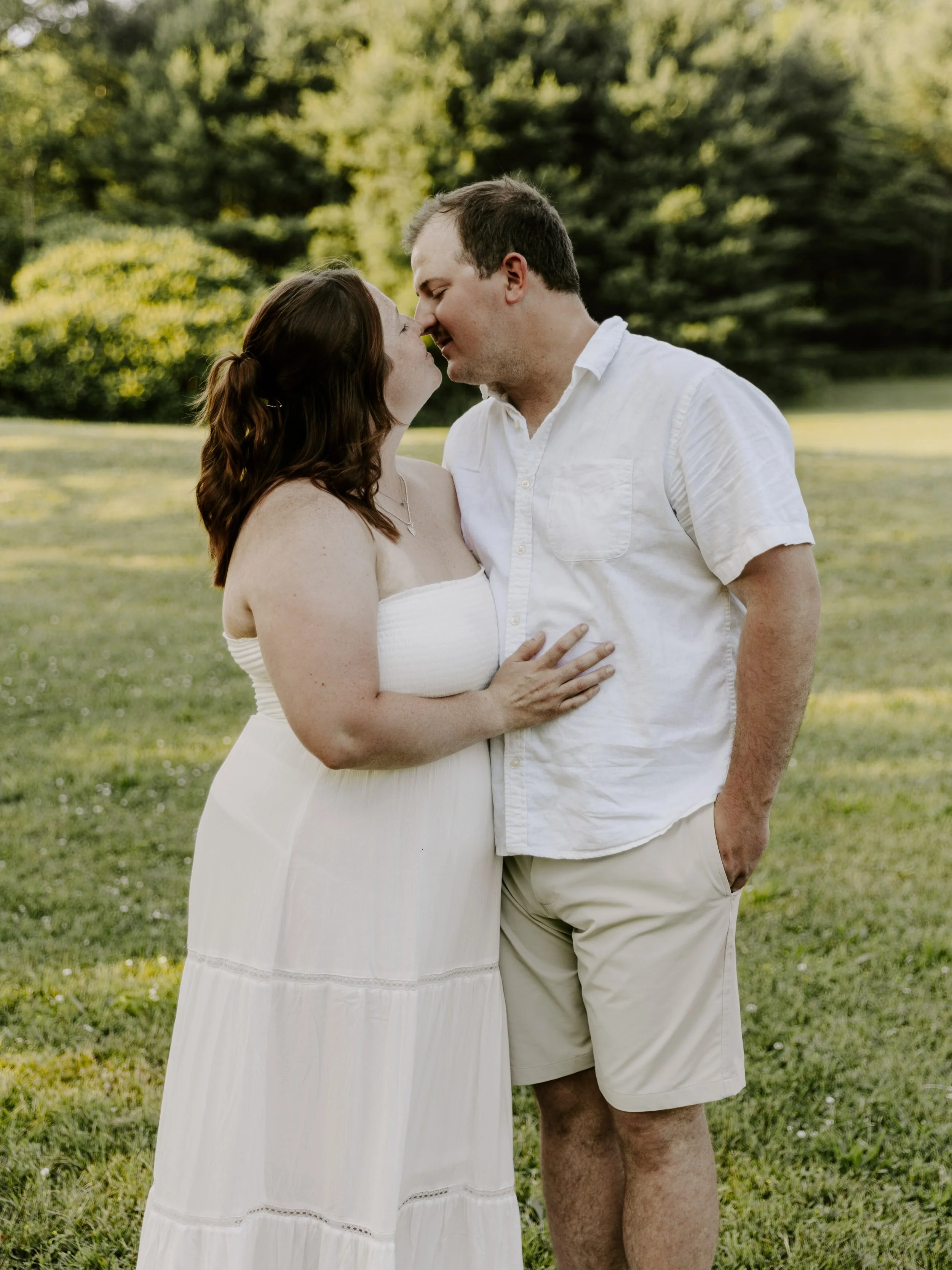 Woke up this morning realizing it&rsquo;s the last day of Summer, and yet I still have so much goodness to share from the last few months. Like this sweeeeet family session from June!!! 🌞🌿🫶🏻