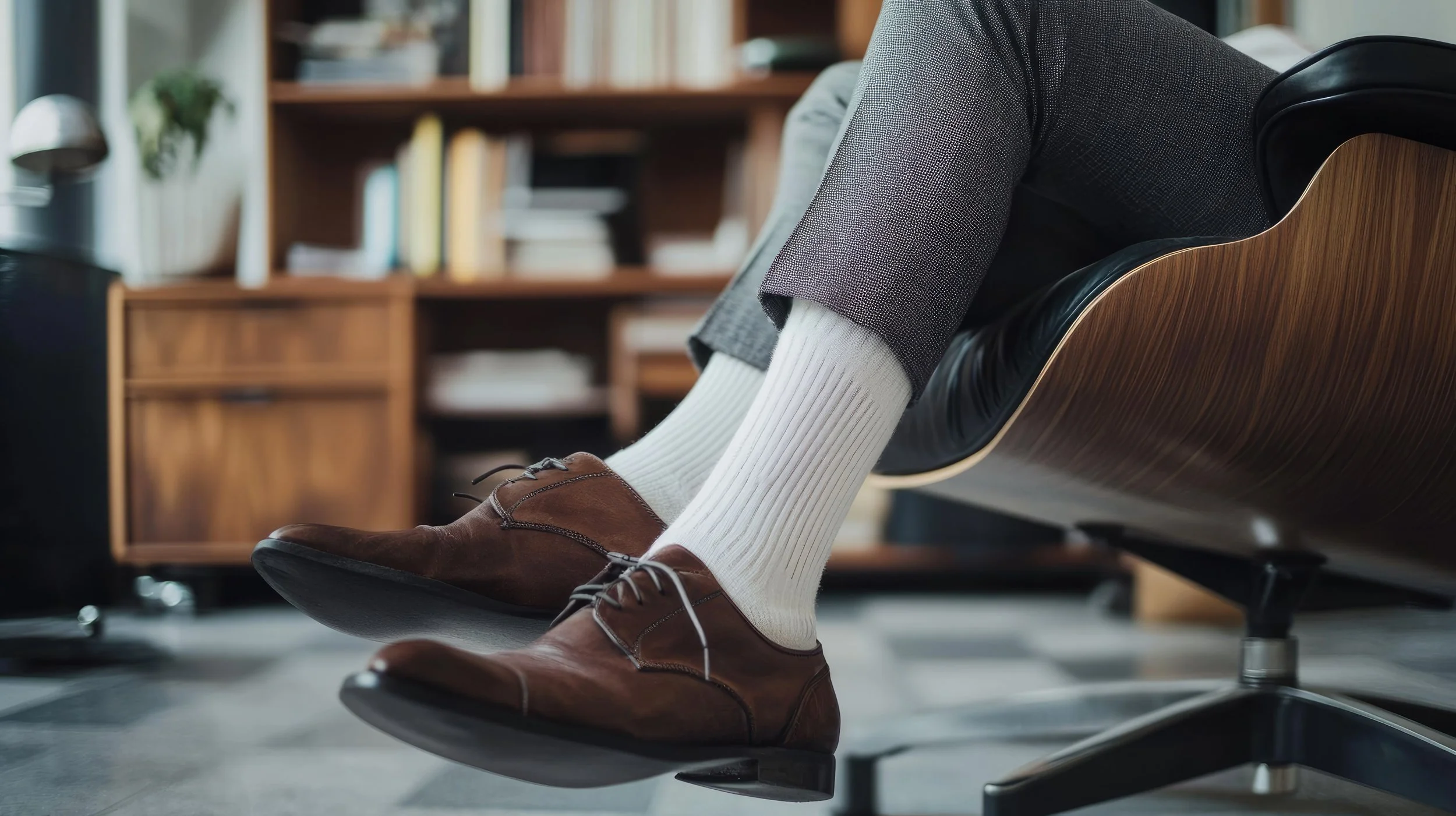 Professional shoe shine for fall work shoes