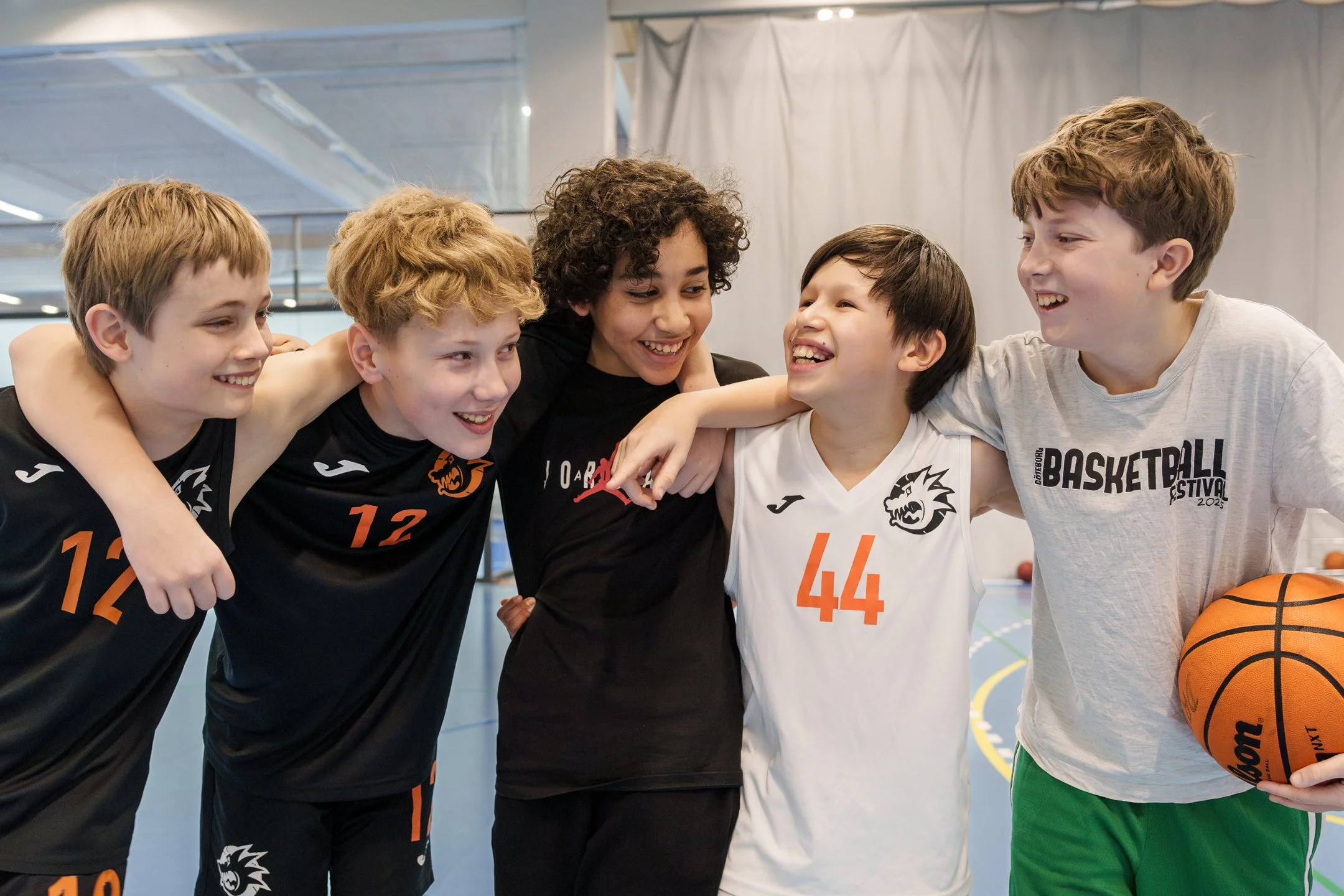 Antibulli - Basket - af Frederik Englund - Englund.Media-4.jpg