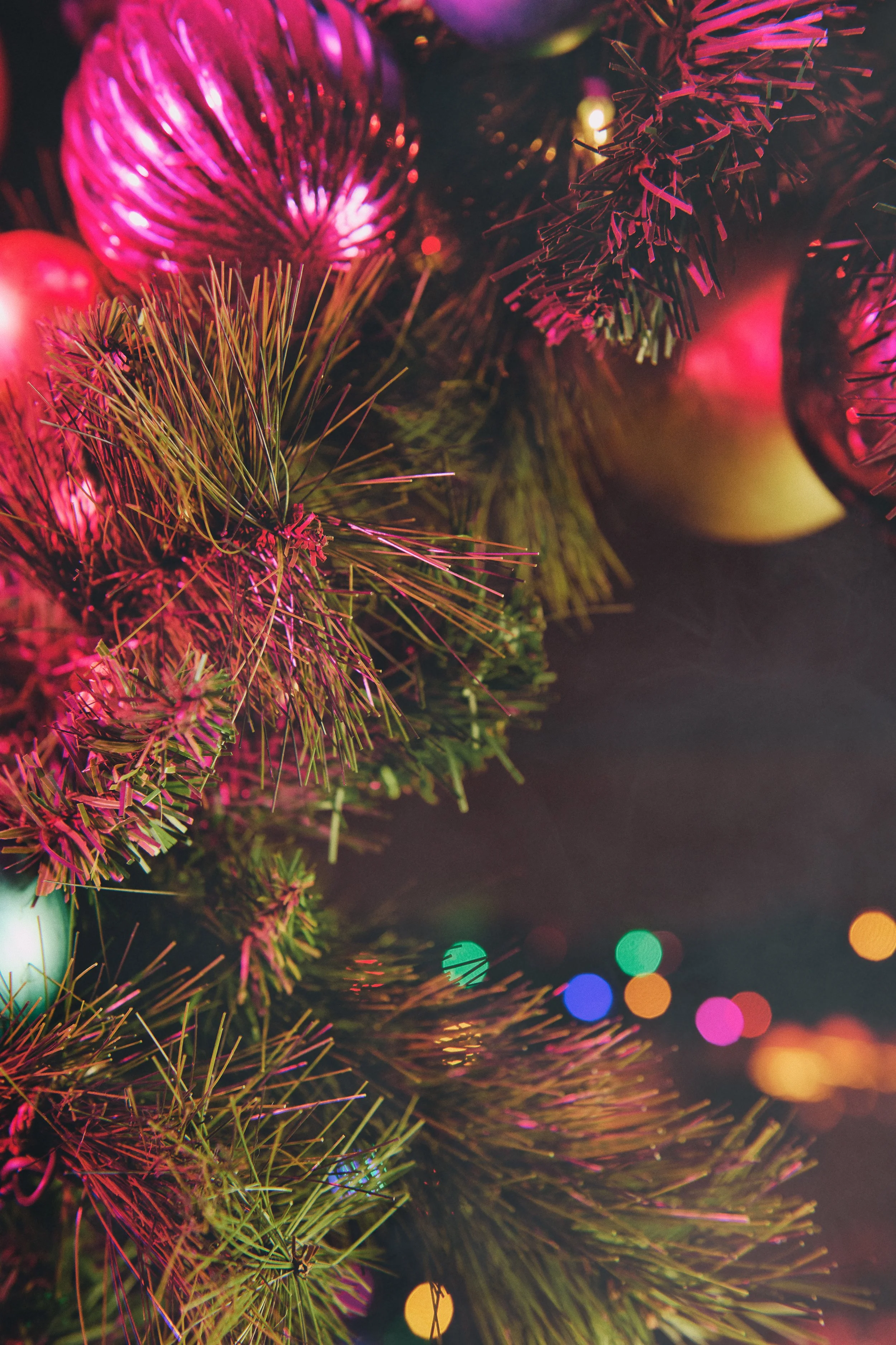 web25AW_PNA_SP_Holiday_Living-Room_Mom-Dad-Duo_0964.jpg
