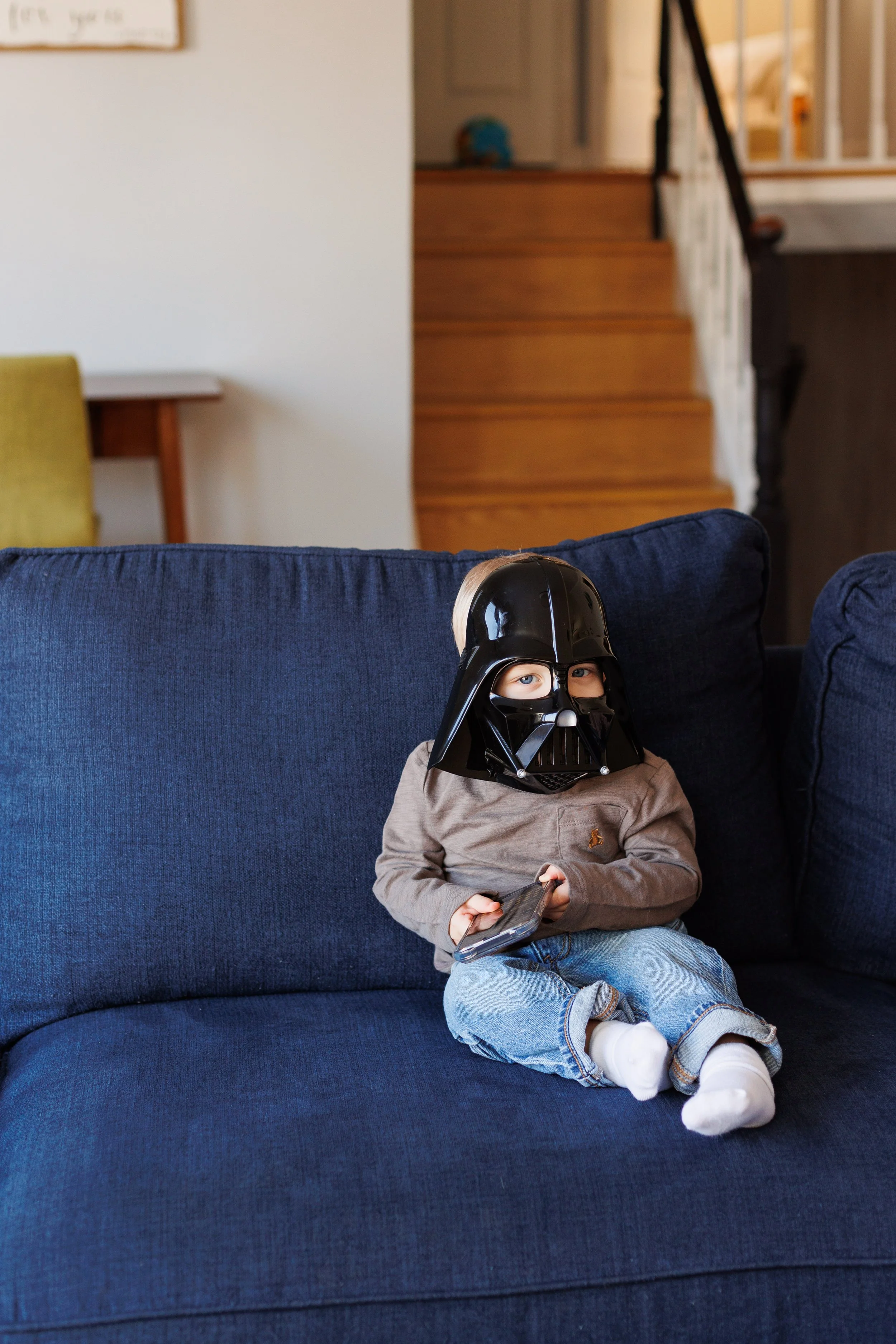 in-home-playful-toddler-family-session-chicago.jpg