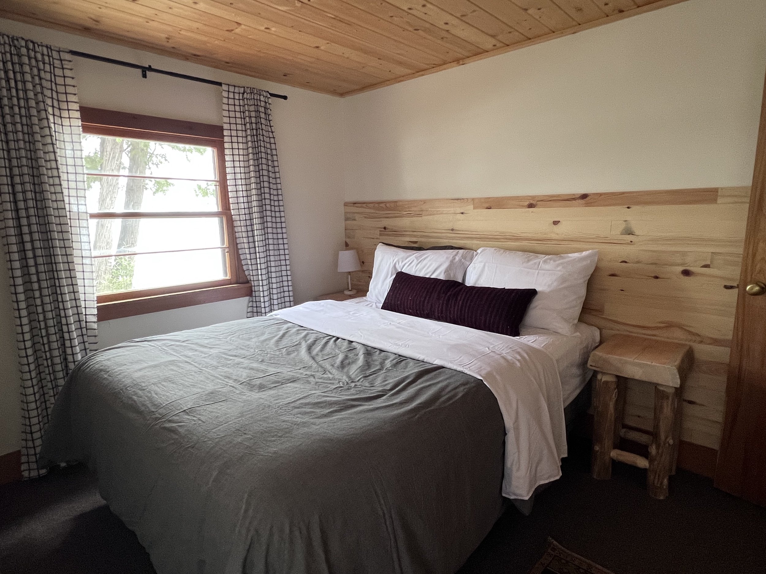 private bed kona kona.jpg