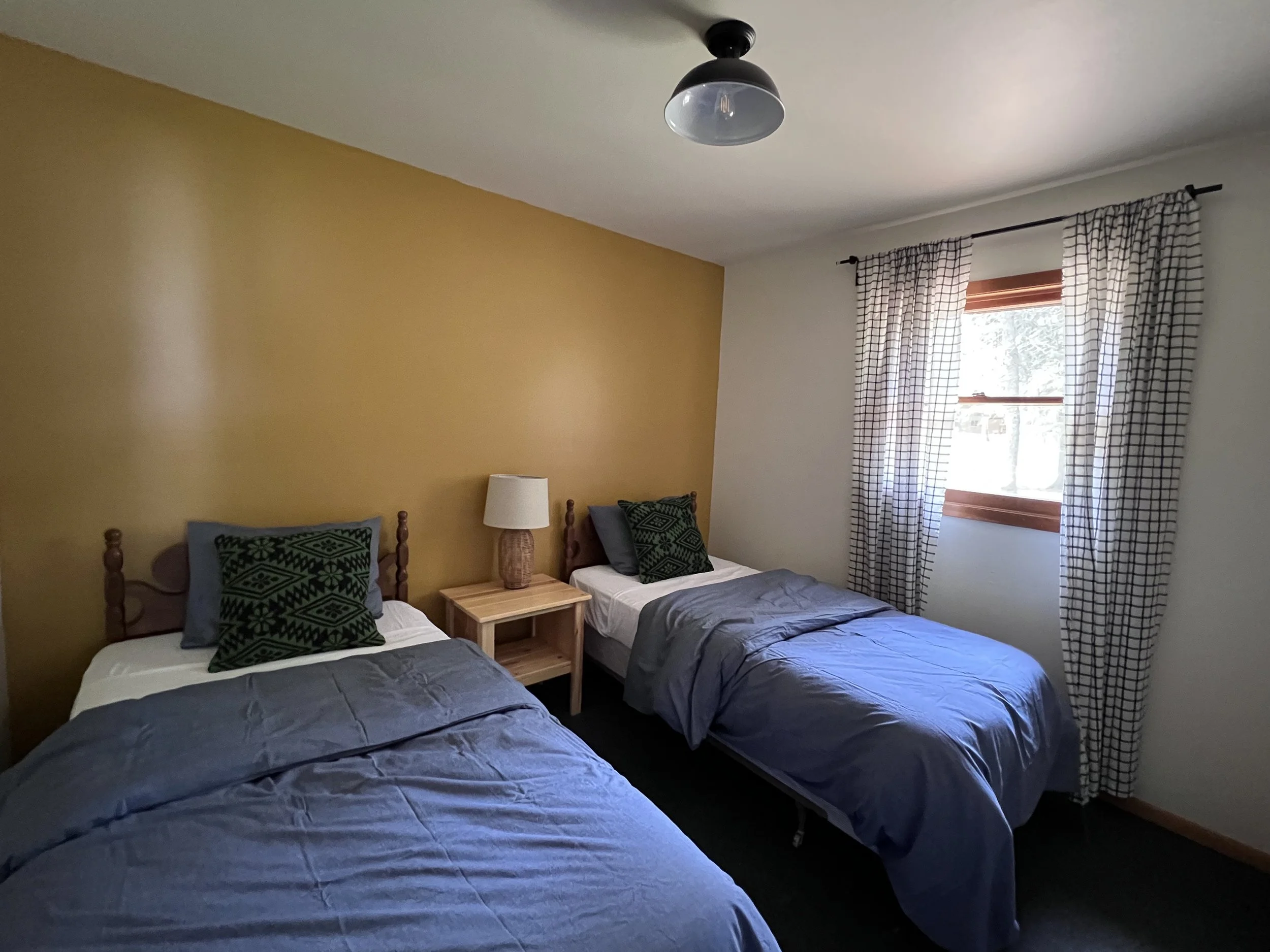 twin bed kona kona.jpg