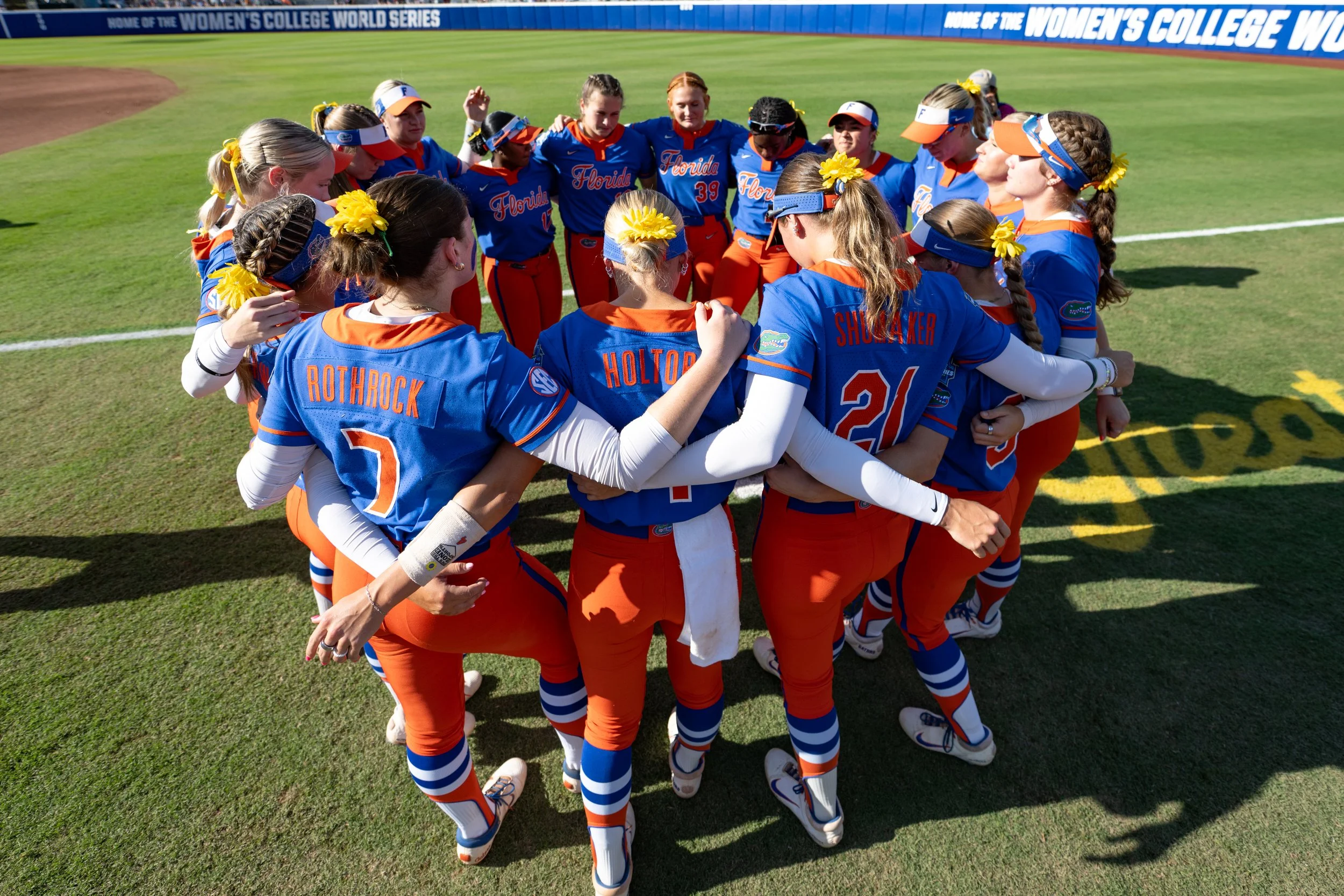 Gators VB Huddle.jpg