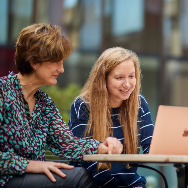 Always-On Support with AI-Powered Assistance for SMEs