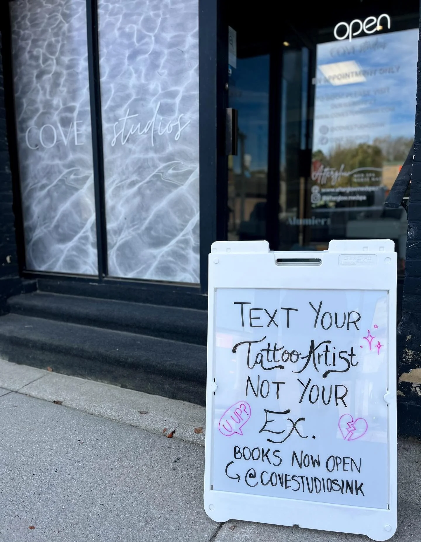 I said what I said 👀

Just a ✨reminder✨ that our Forty Friday piercing walk-ins do not start until next Friday, October 17th. 
.
.
.
.
.
#covestudios #tattoostudio #tattoo #piercings #piercing #piercingstudio #walkinpiercings #sign