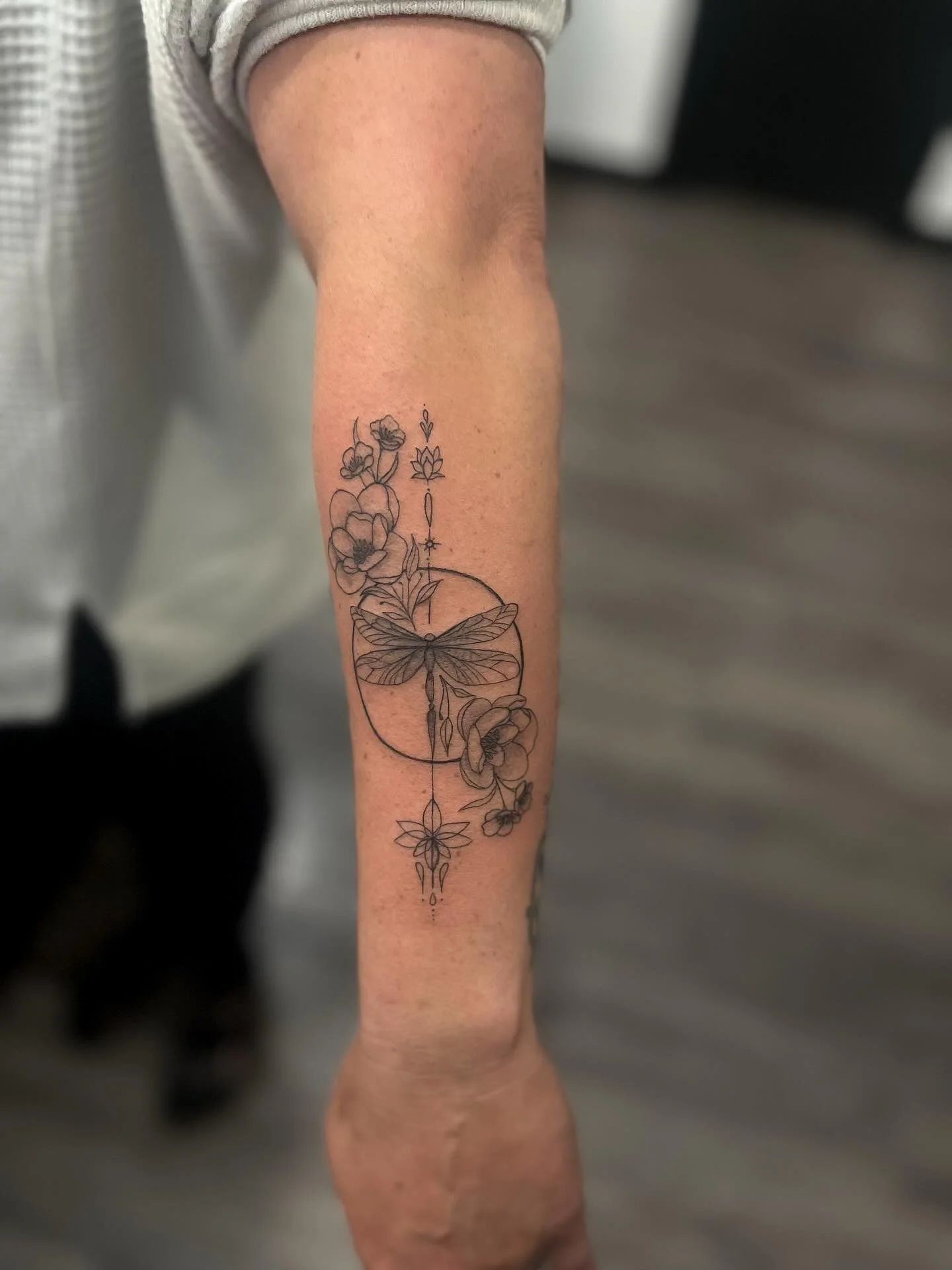 Happy Friday! 

Sorry I have been completely MIA - I have been forgetting to take pictures and now I have nothing to post haha. 

Don&rsquo;t forget that today is our walk-in piercing day from 12-5.
.
.
.
.
.
#tattoo #covestudio #tattoostudio