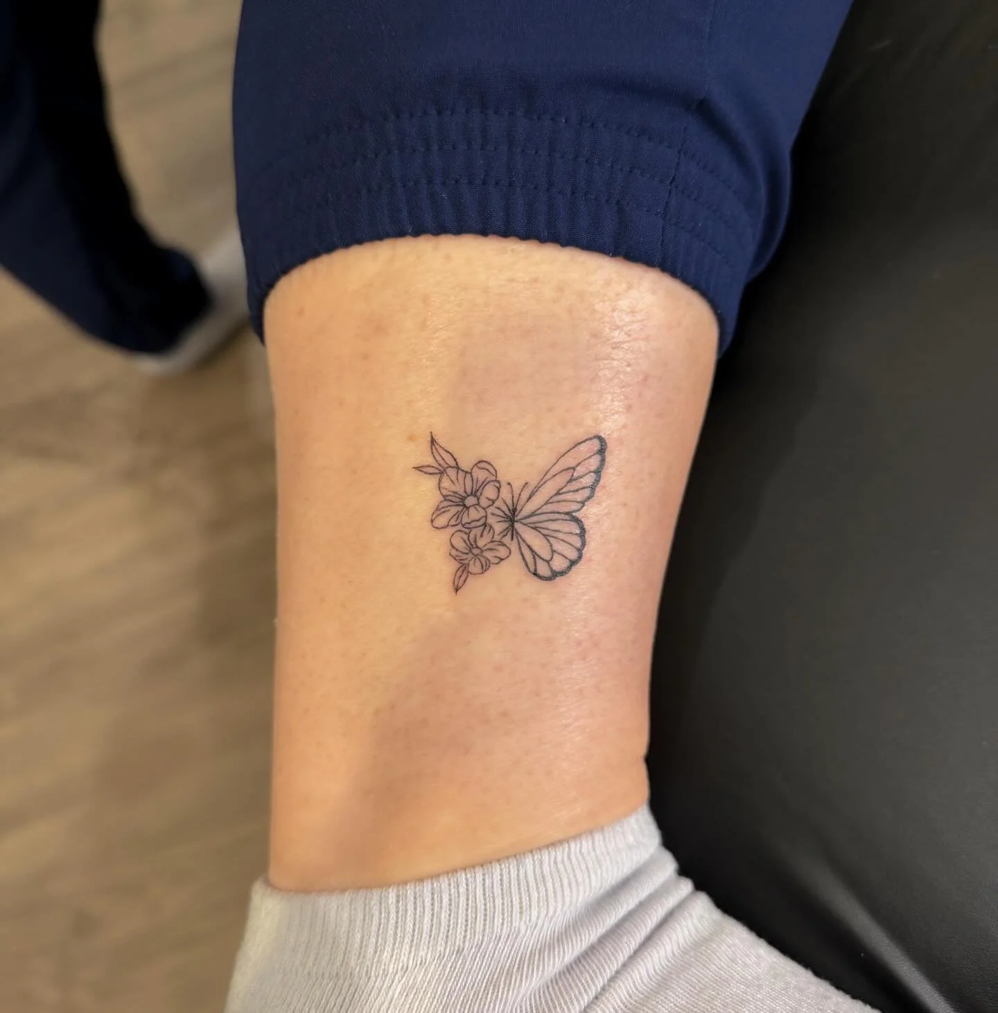 Butterflies all day everyday 🦋🫶
.
.
.
.
.
#covestudios #tattoo #tattoostudio #ankletattoo #butterflytattoo