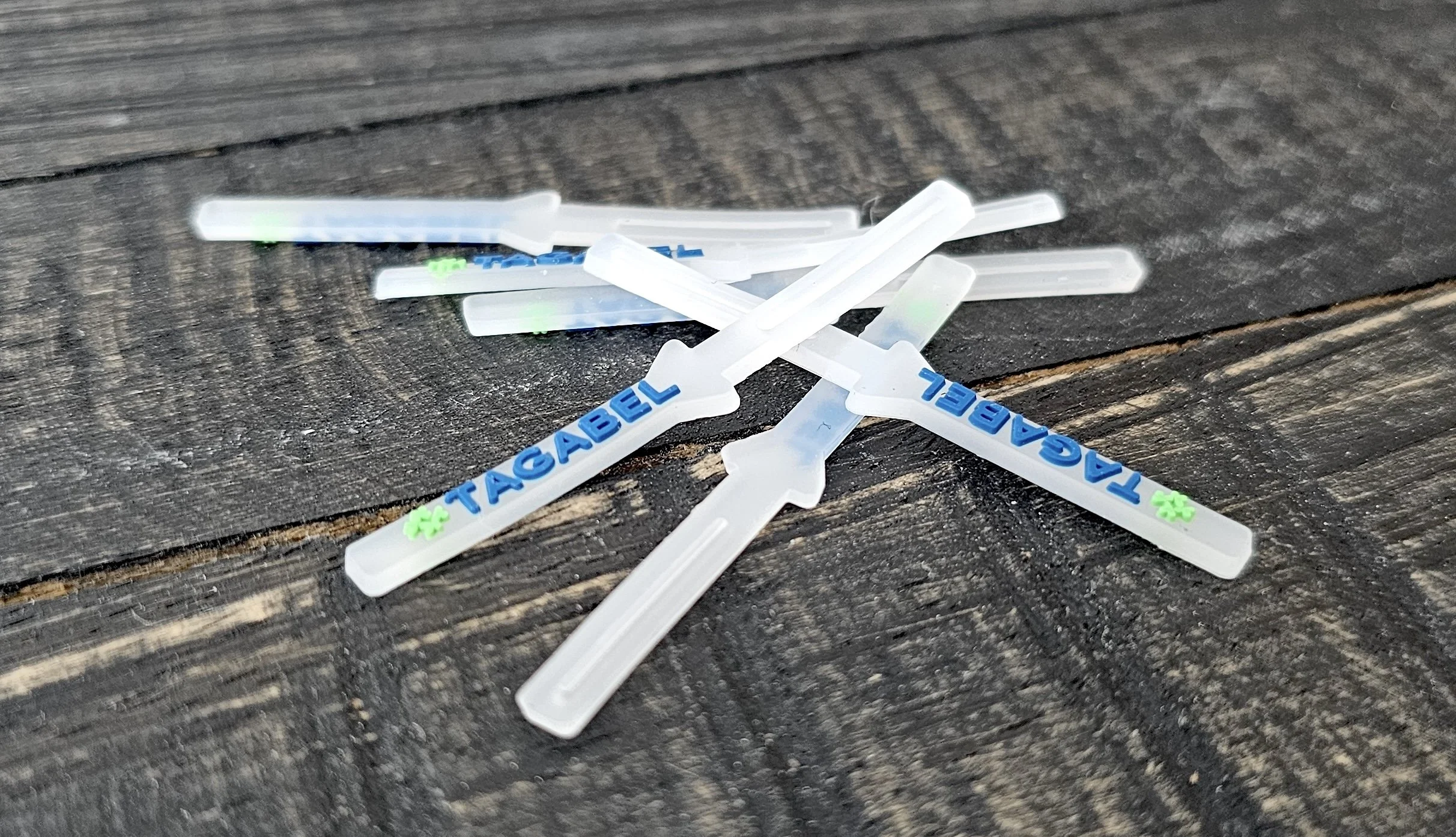 silicone 3d zipper pullers.jpg