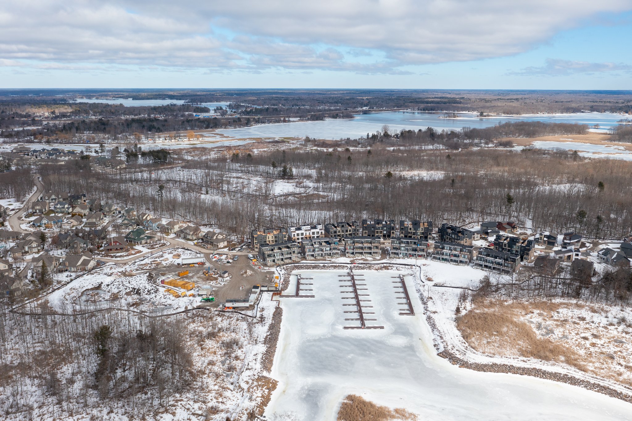 7-20240205_124_RE_105MarinaVillageDrive_PortSevern_Stills-Aerials.jpg