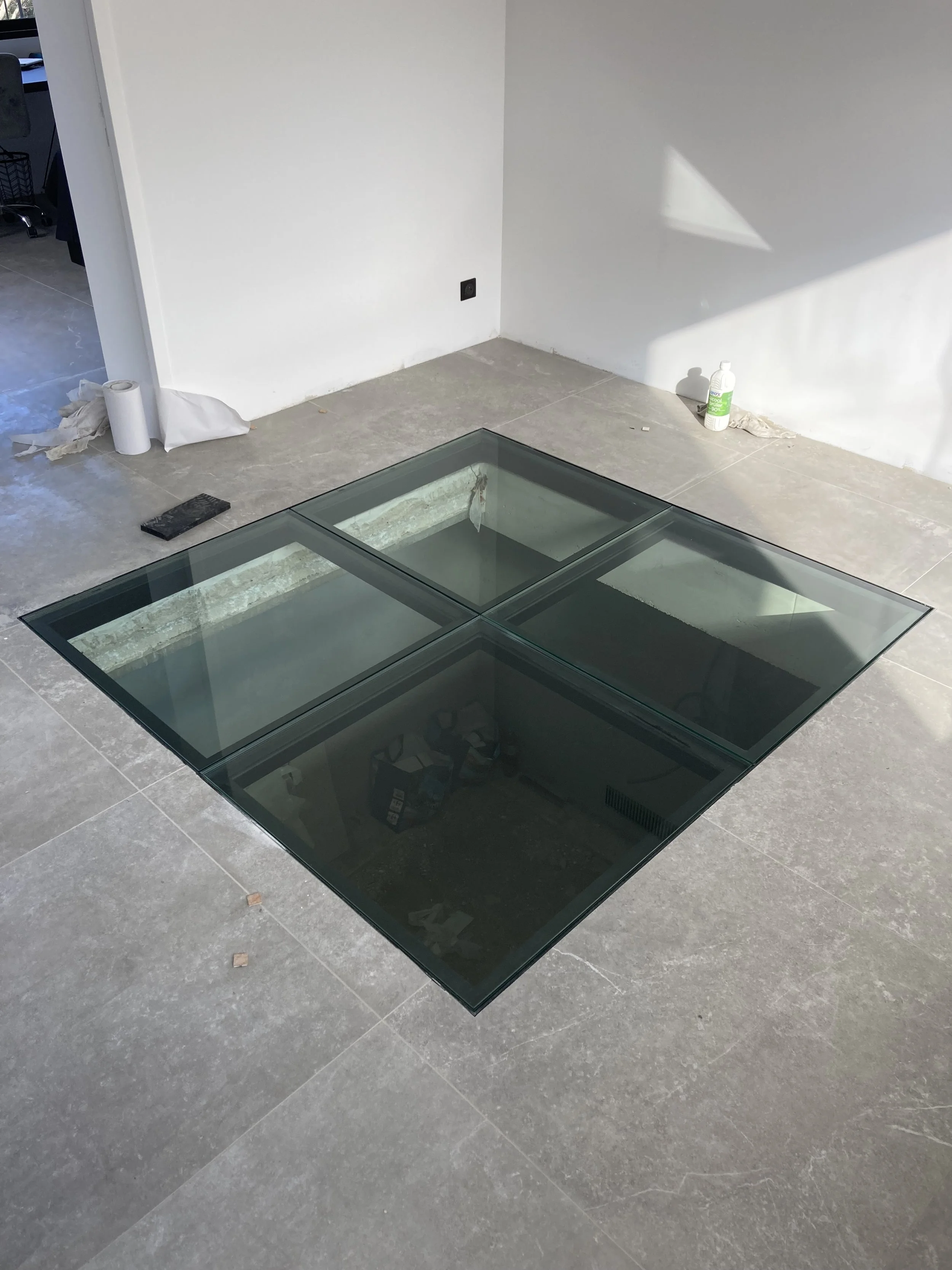 dalle de sol en verre pour cave à vin marseille
