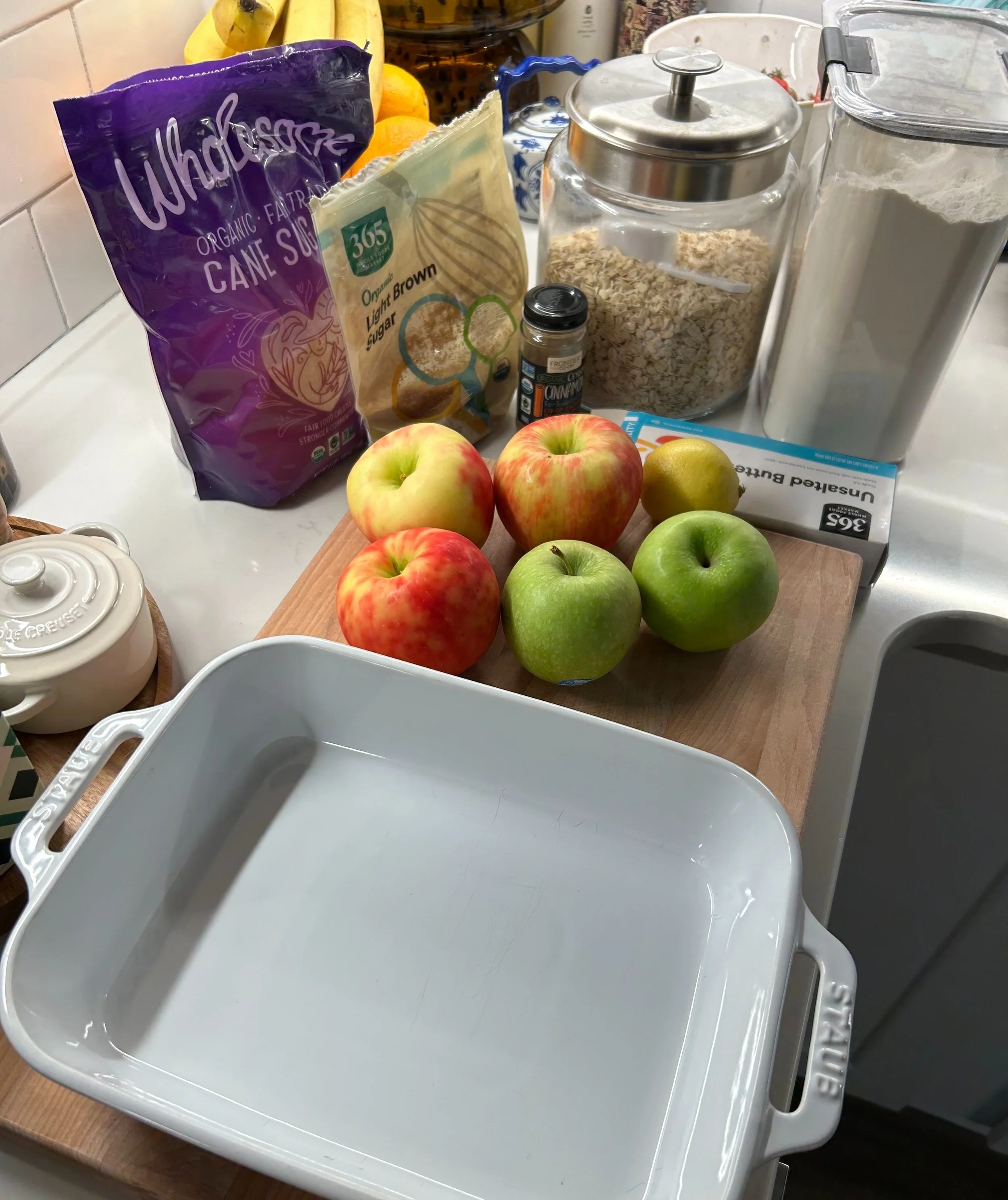 These are the ingredients required to make an apple crisp