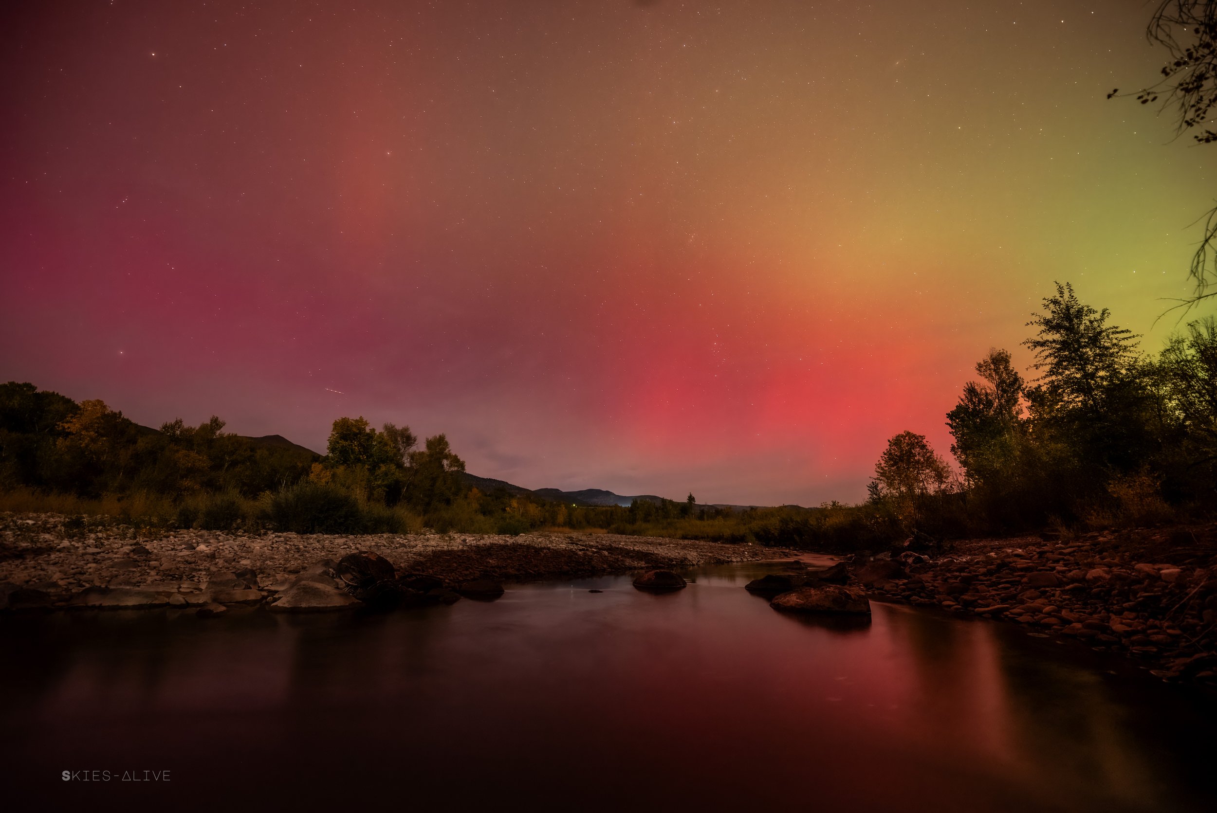 Skies-Alive 24.10.10 Aurora kp9 DSC_5374-topaz-i.jpg