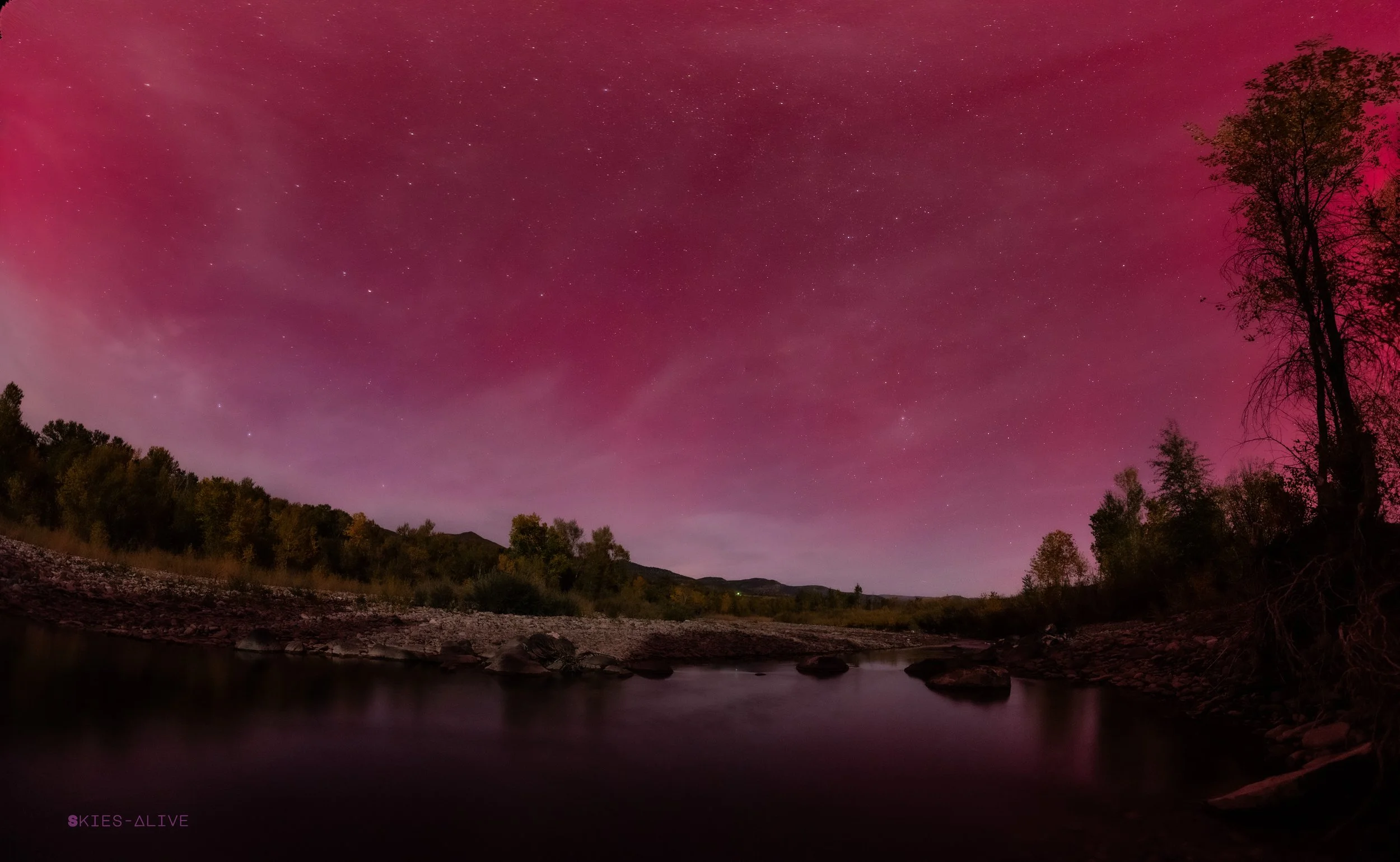 Skies-Alive 24.10.10 Aurora kp9 DSC_5389-Pano-2i.jpg