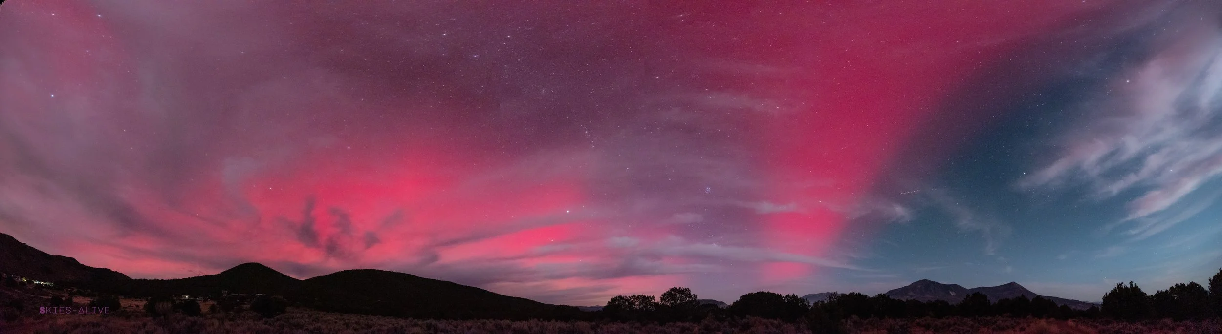Skies-Alive 24.10.10 Aurora kp9 DSC_5433-Pano-2i.jpg