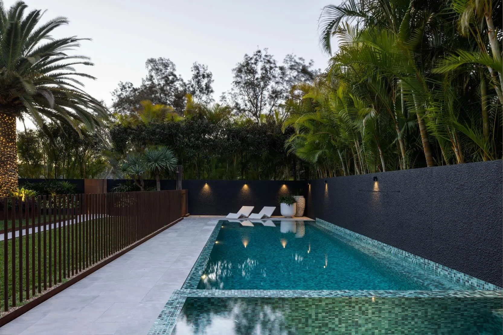 Steel VS Glass pool fencing&hellip; 9/10 steel wins. Why? Bespoke mild steel rod fence adds a layer of artistic interest, it&rsquo;s passive, allows air &amp; sound flow, doesn&rsquo;t need cleaning, can be designed to suit your taste, style &amp; bu