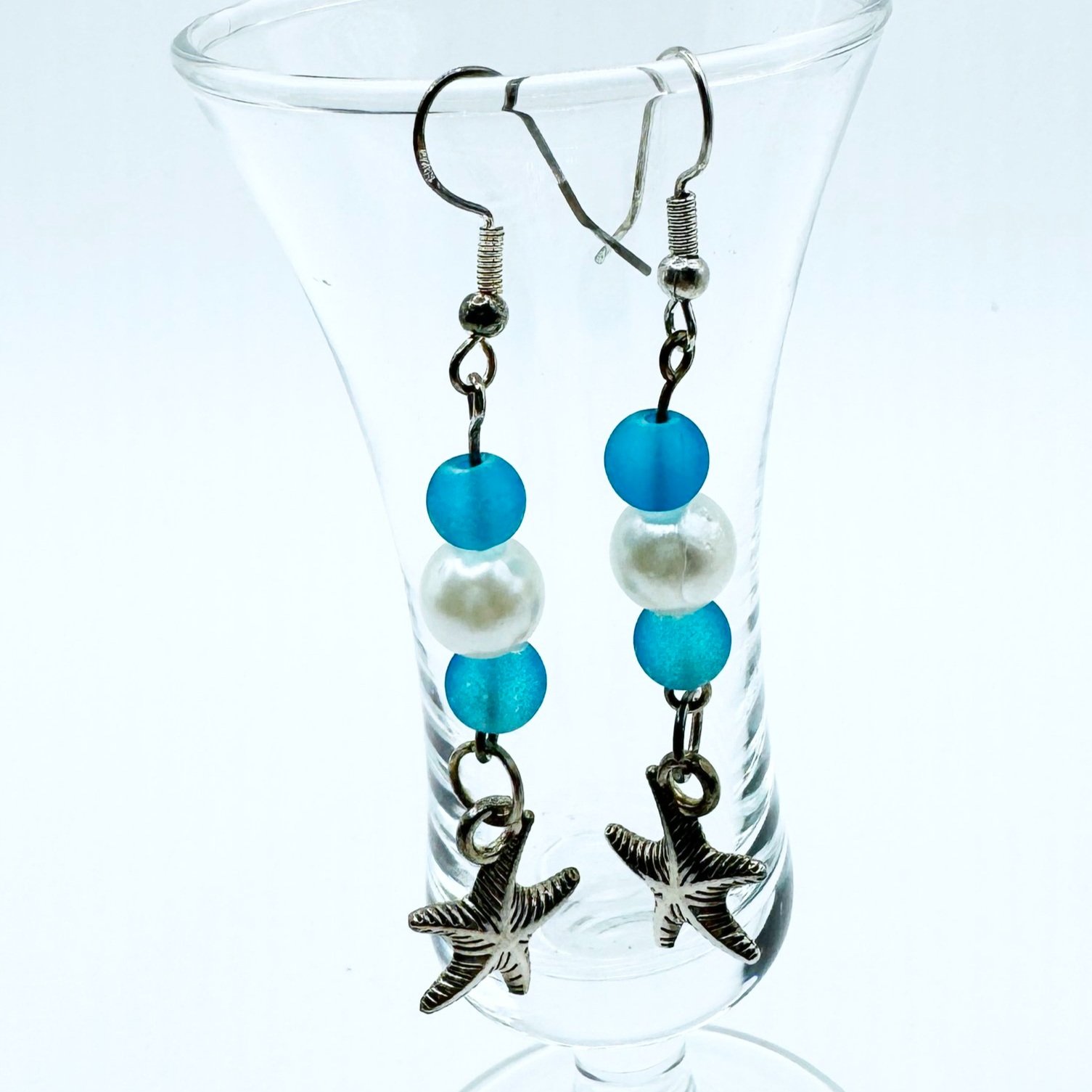 Blue+and+white+bead+with+star+charm+B.jpg