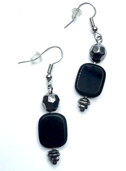 Black%2BBeaded%2BDangle%2BEarrings%2Bwith%2Bsilver%2Bfaceted%2Baccent%2Bbead%2B3.jpg