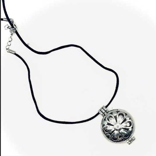Floral%252Blocket%252Bnecklace%252BB.jpg