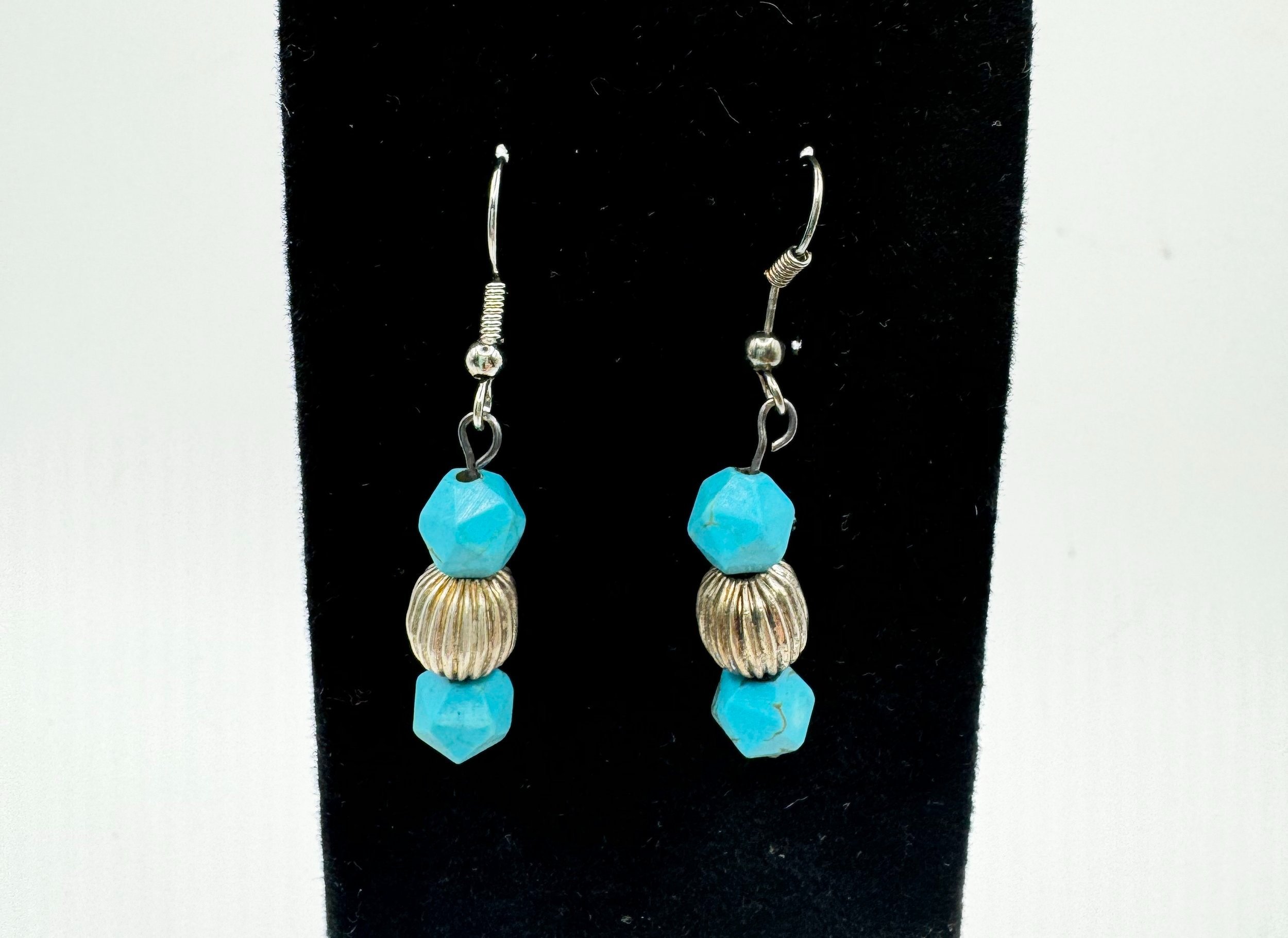 hexagon+blue+turq+colored+bead+with+textured+silver+bead+C.jpg