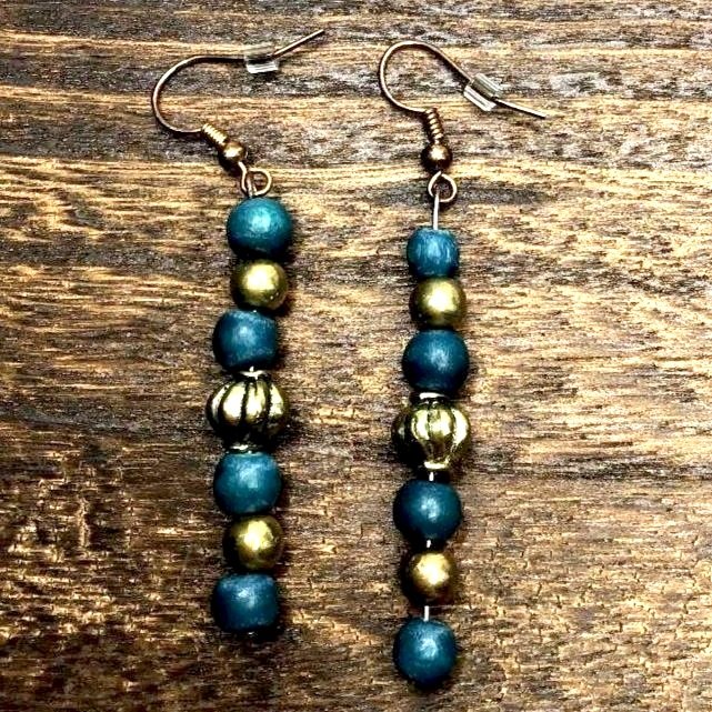 altern%25252Bblue%25252Bbeads%25252Band%25252Bgold%25252Bbeads.jpg