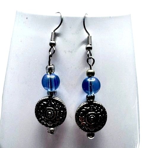 Blue%2Bglass%2Bbeaded%2Bwith%2Bmandala%2Bstyle%2Bcharm%2B2.jpg