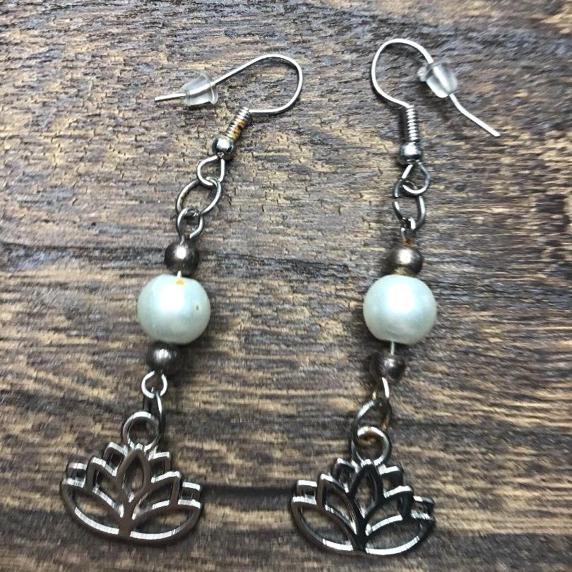 silver+cutout+lotus+flower+and+pearl+earring.jpg