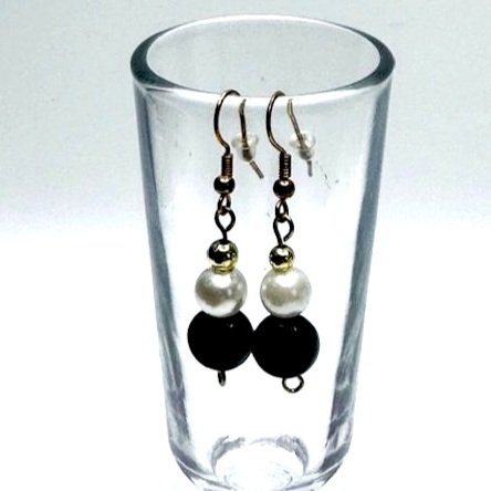 Dual-Toned%2Bblack%2Band%2Bwhite%2BBeaded%2BEarrings.jpg