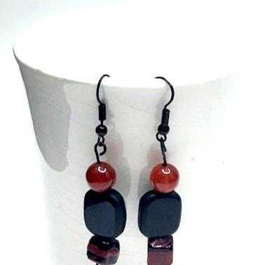 Elegant%2BHandcrafted%2BEarrings%2Brust%2Band%2Bblack%2Band%2Borange%2Bbead%2B4.jpg