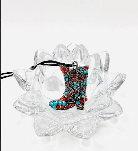 boot+pendant.jpg