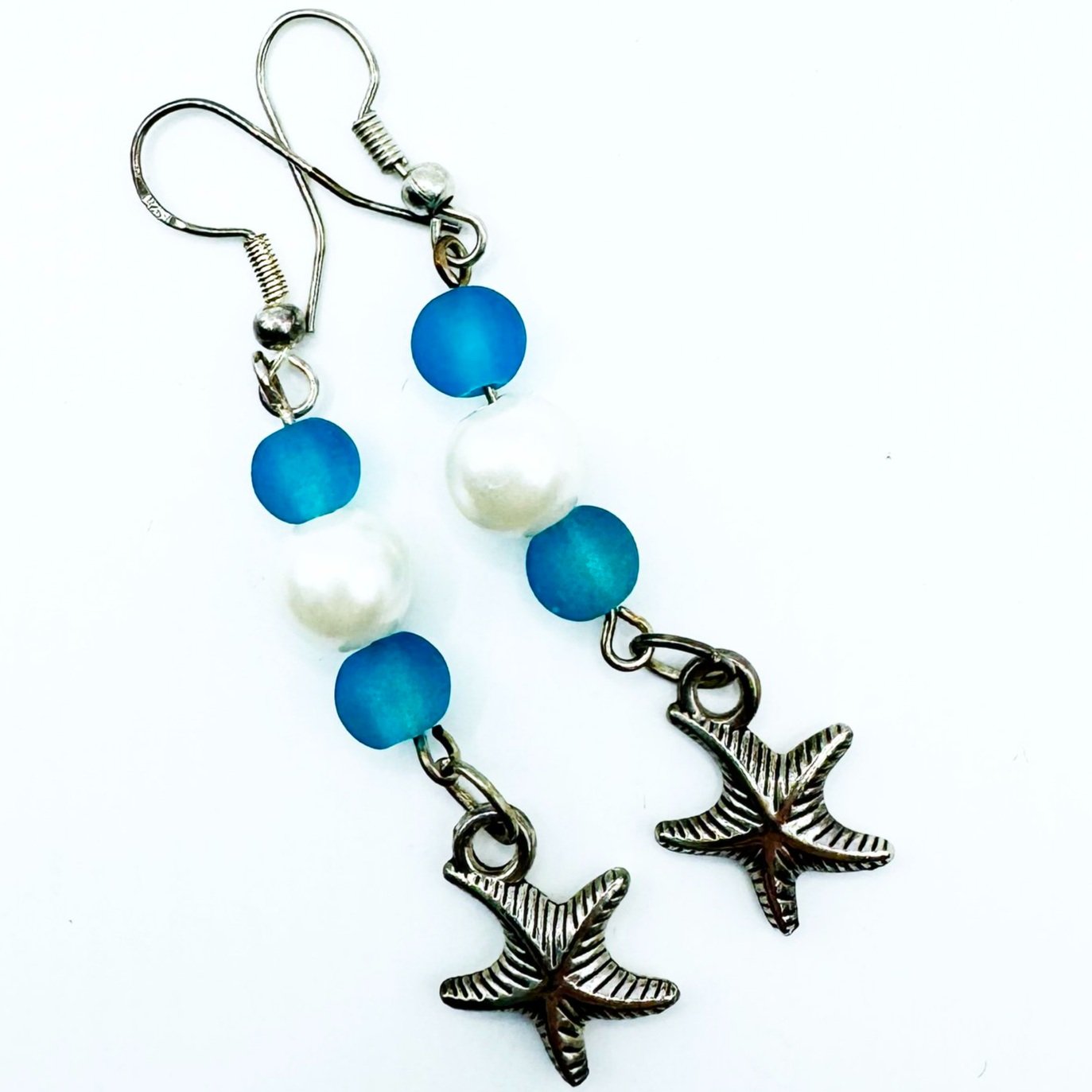 Blue+and+white+bead+with+star+charm+C.jpg