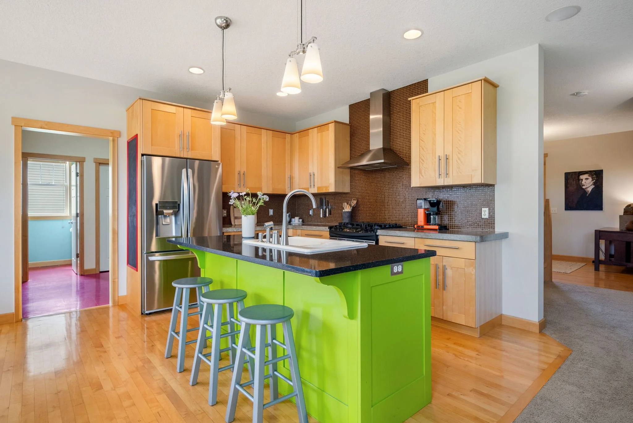19-web-or-mls-917 Hope Ave-0019.jpg