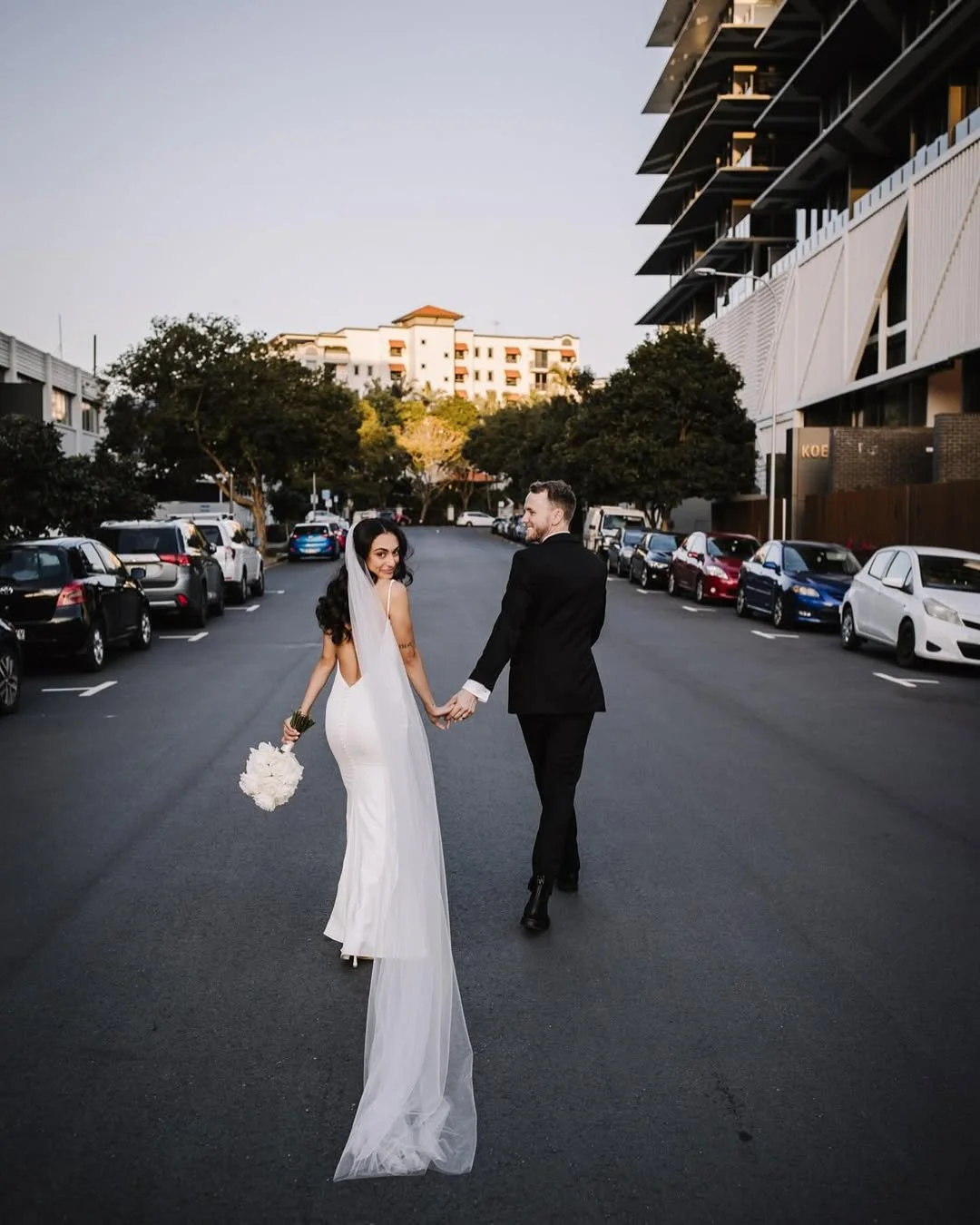 Some things never go out of style. White roses for Isabella &amp; Lachie.

@therefinery__ 
@mattbarneyphoto
