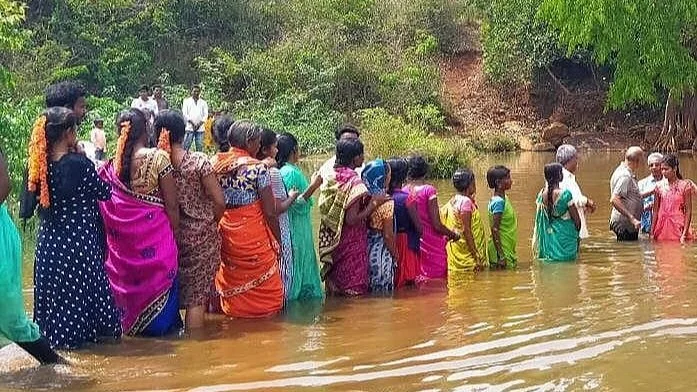 India 54 baptisms.jpg