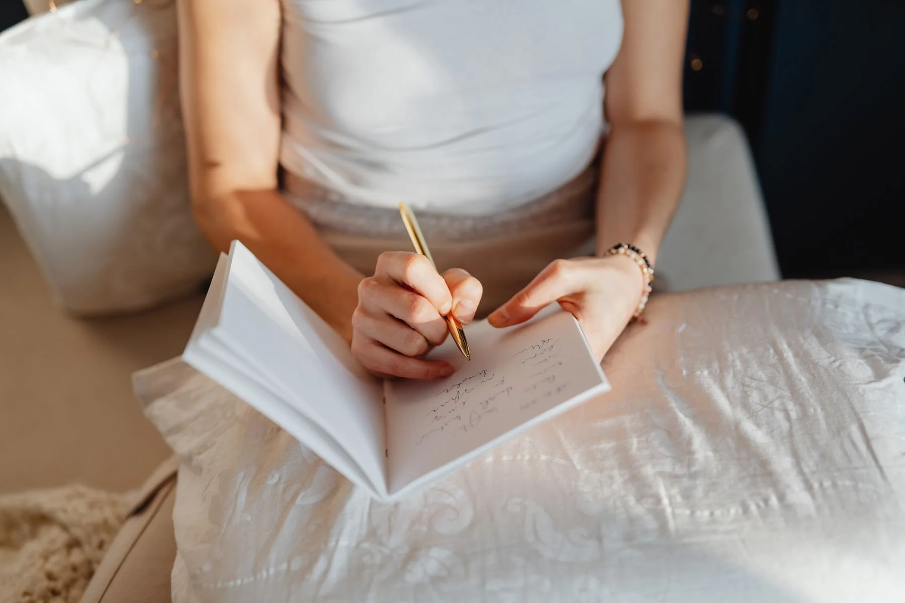 What is acceptance and commitment therapy (ACT) and how ACT helps women with anxiety and overthinking in Denver