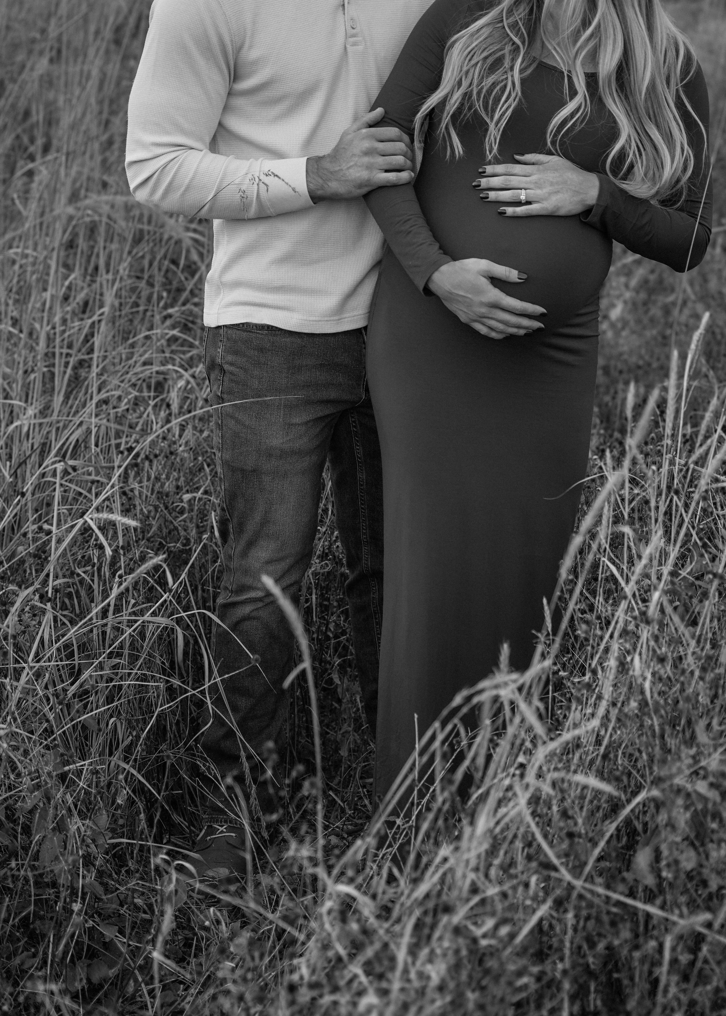 Lacey Wahl_maternity shoot-54.jpg