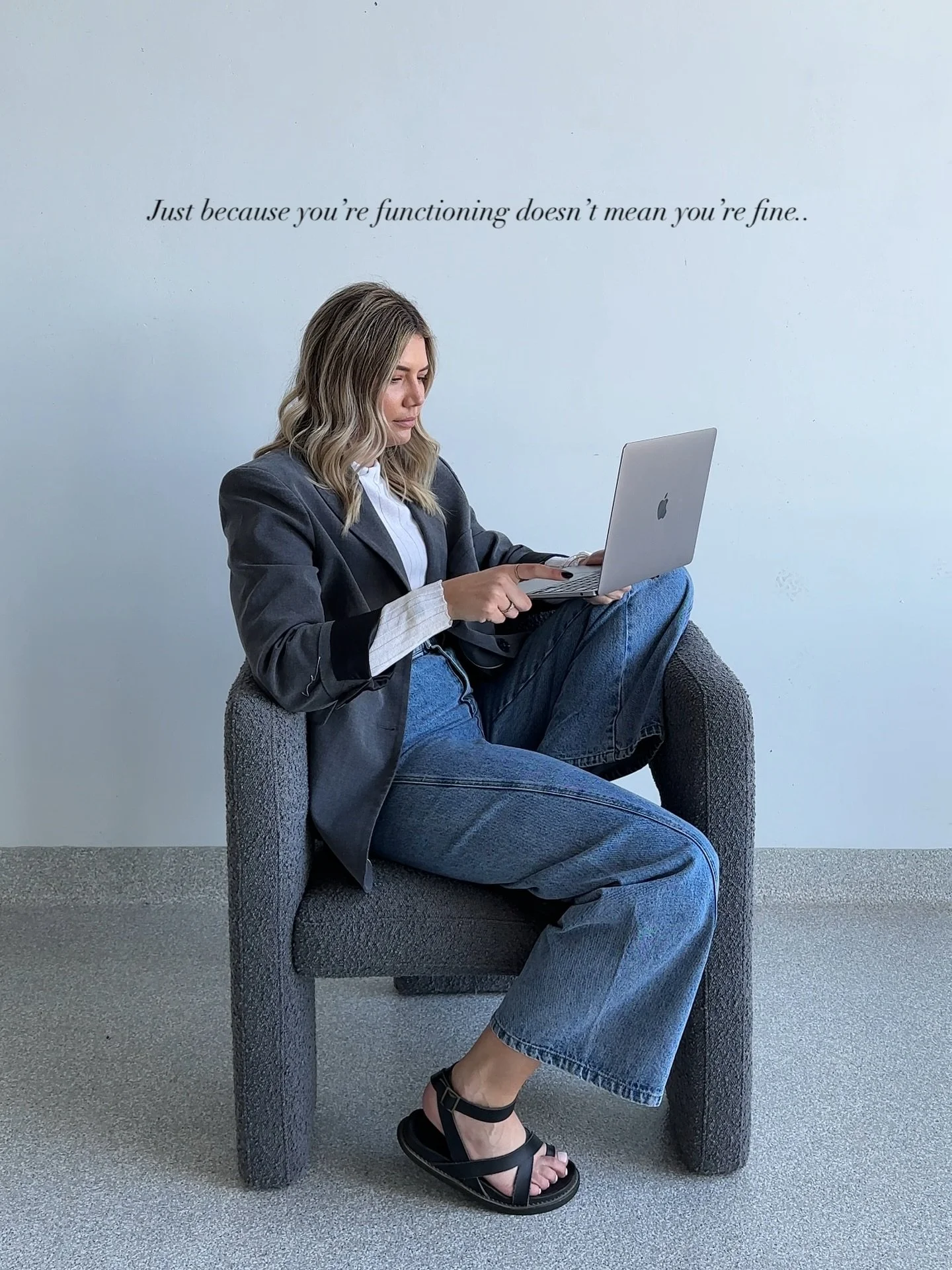 Most people get this completely wrong about grieving&hellip;

They think it always looks like falling apart. Like sobbing in bed, missing work, or not being able to function. But here&rsquo;s the truth:
&bull; You don&rsquo;t have to collapse to be g