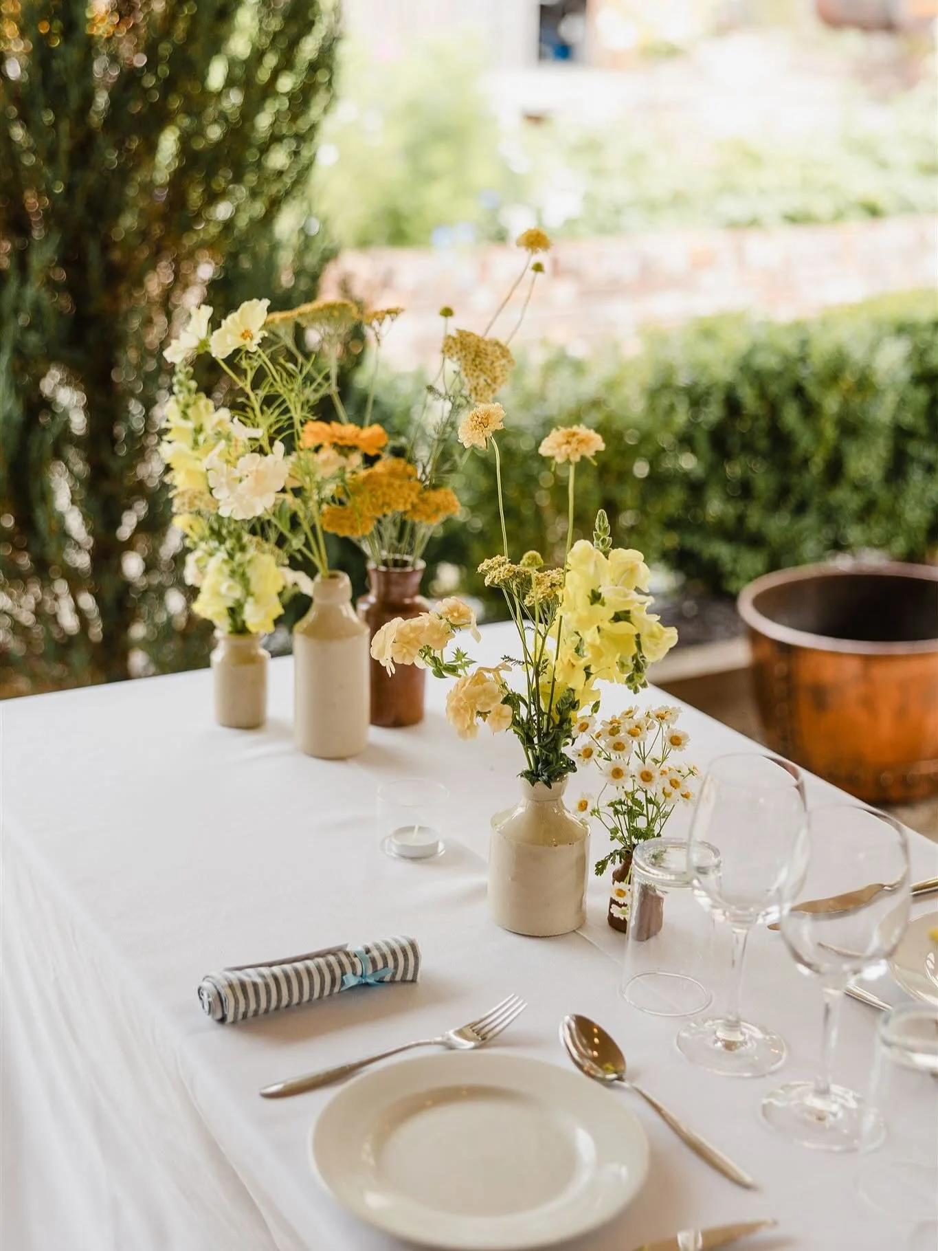 Butter 💛

All the yellows for Jess and Fred in July. 

@michellehugglestonphotography 
@the_little_retreats 

Special thanks to @backyard__flowers and @ramscombeflowerfarm for the local flowers x
